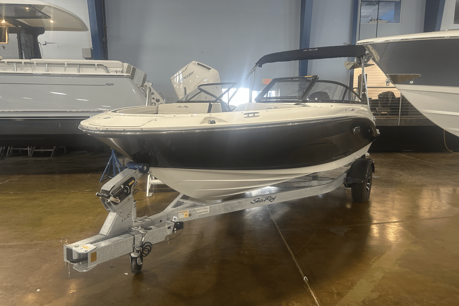 2025 Sea Ray SPX 190 Outboard Image Thumbnail #2