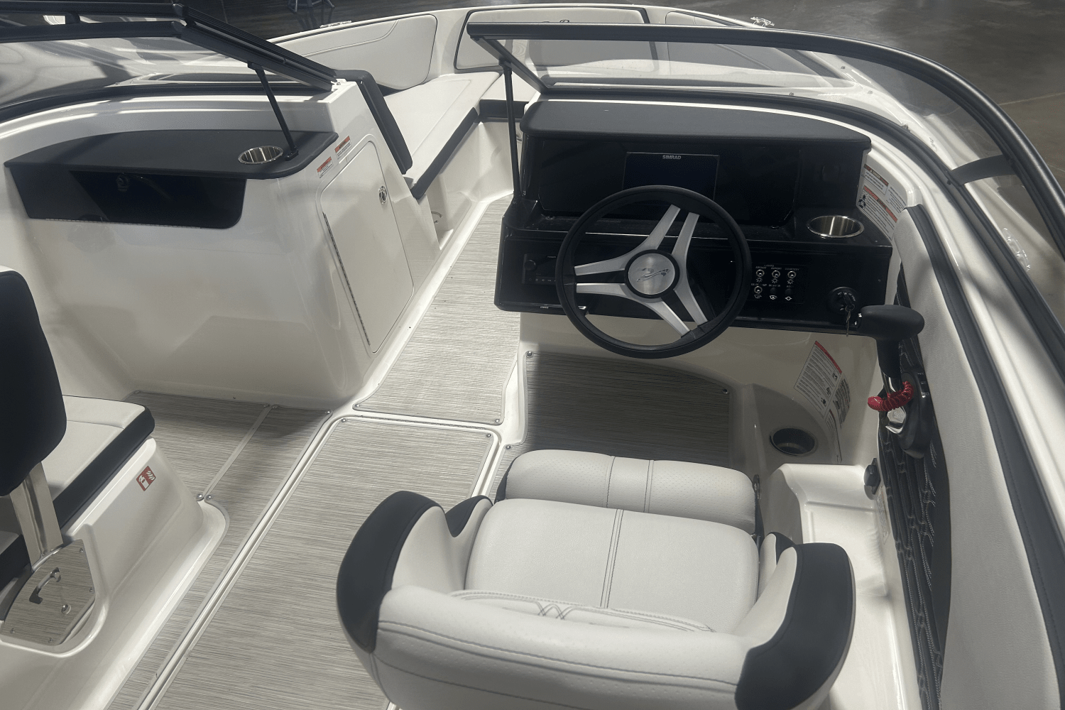 2025 Sea Ray SPX 190 Outboard Image Thumbnail #11