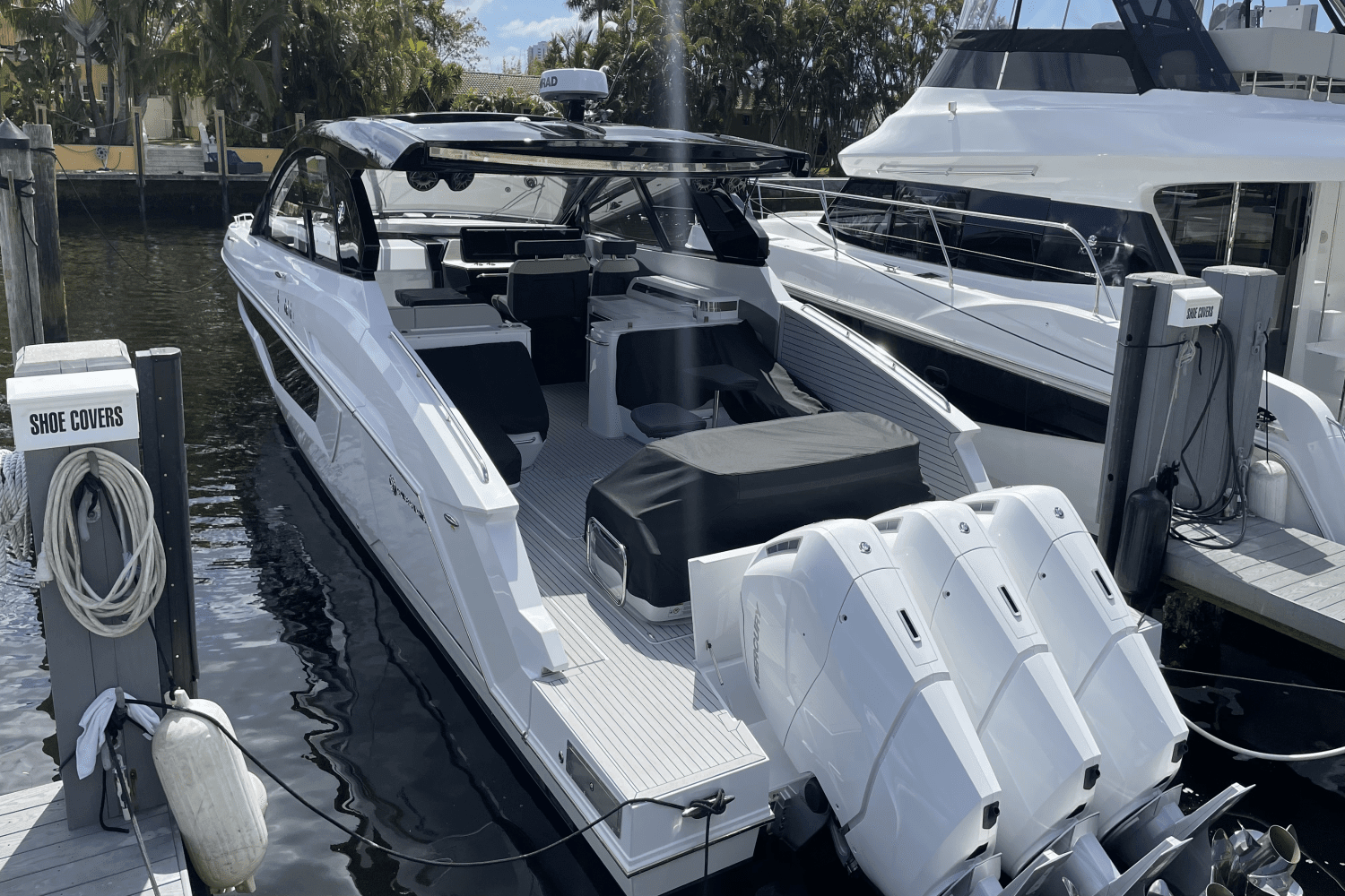 2024 Cruisers Yachts 50 GLS Outboard Image Thumbnail #1