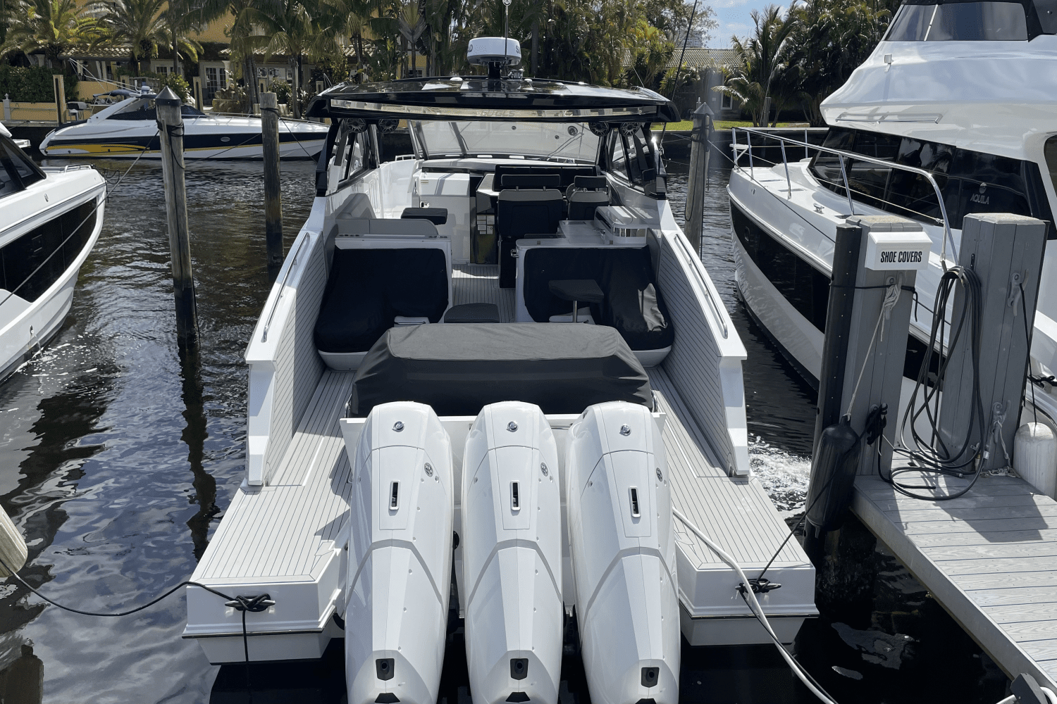 2024 Cruisers Yachts 50 GLS Outboard Image Thumbnail #3