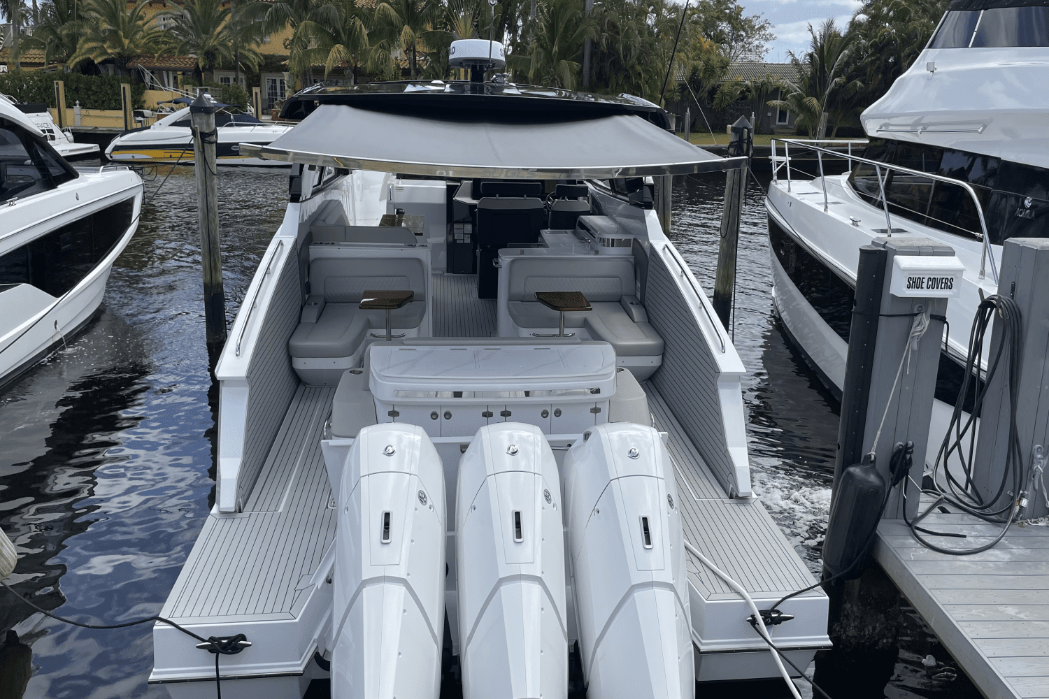 2024 Cruisers Yachts 50 GLS Outboard Image Thumbnail #8