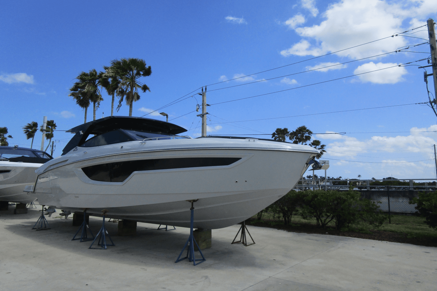 Thumbnail 2 for 2024 Cruisers Yachts 38 GLS South Beach Outboard