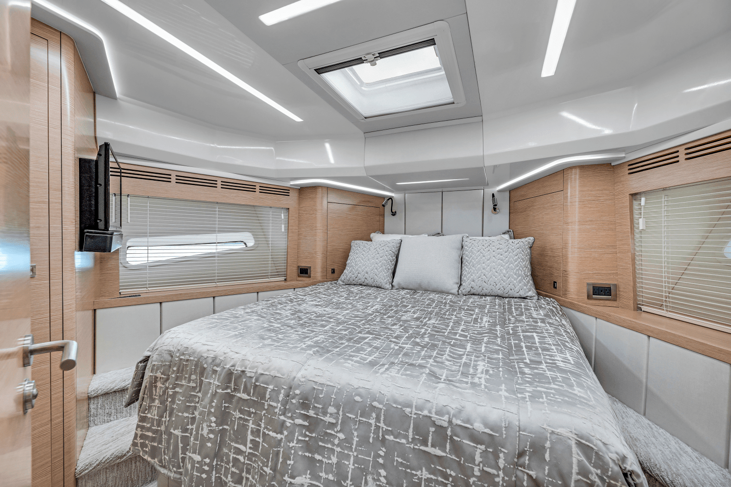 2021 Ocean Alexander 45 DIVERGENCE COUPE Image Thumbnail #41