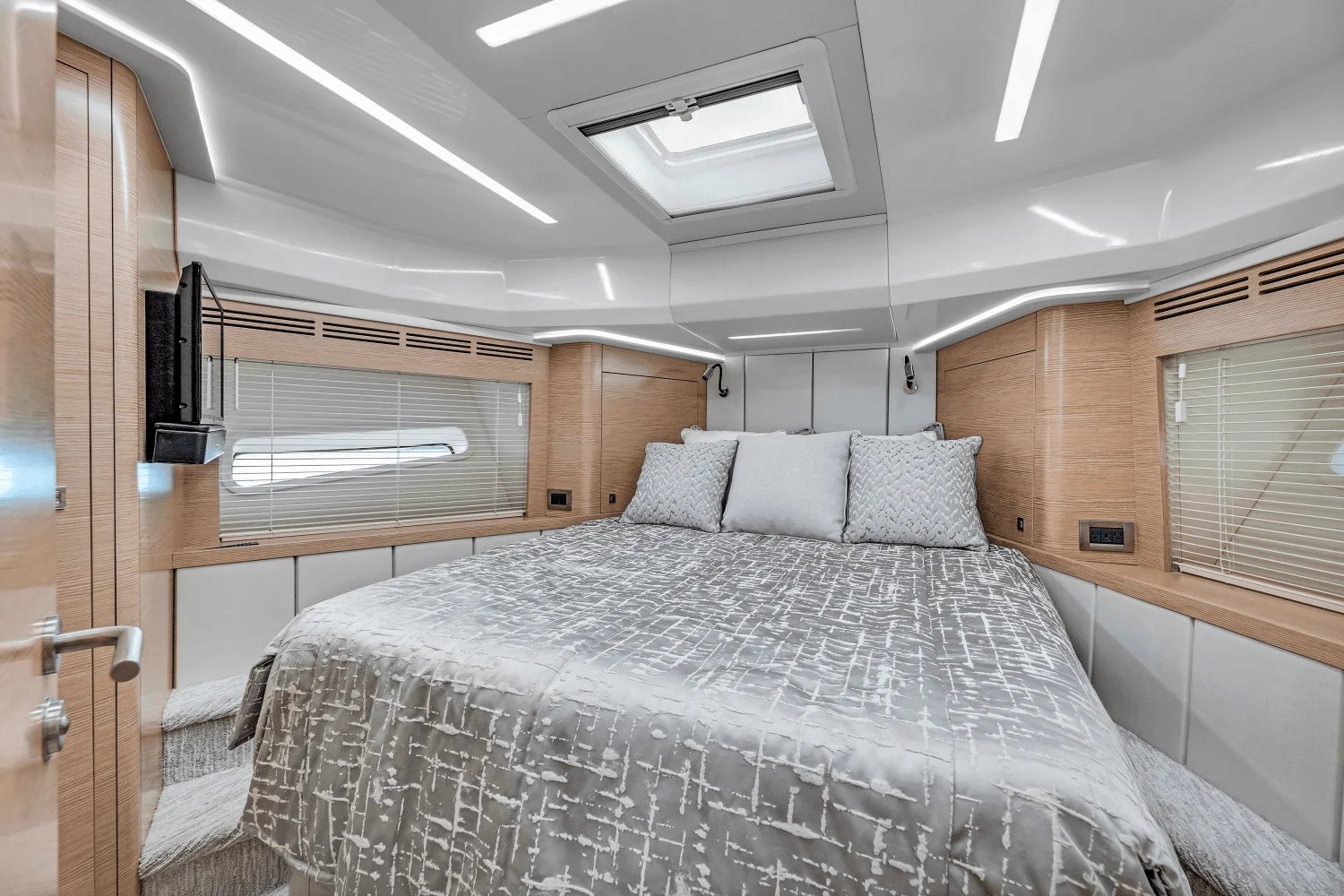 2021 Ocean Alexander 45 DIVERGENCE COUPE Image Thumbnail #41