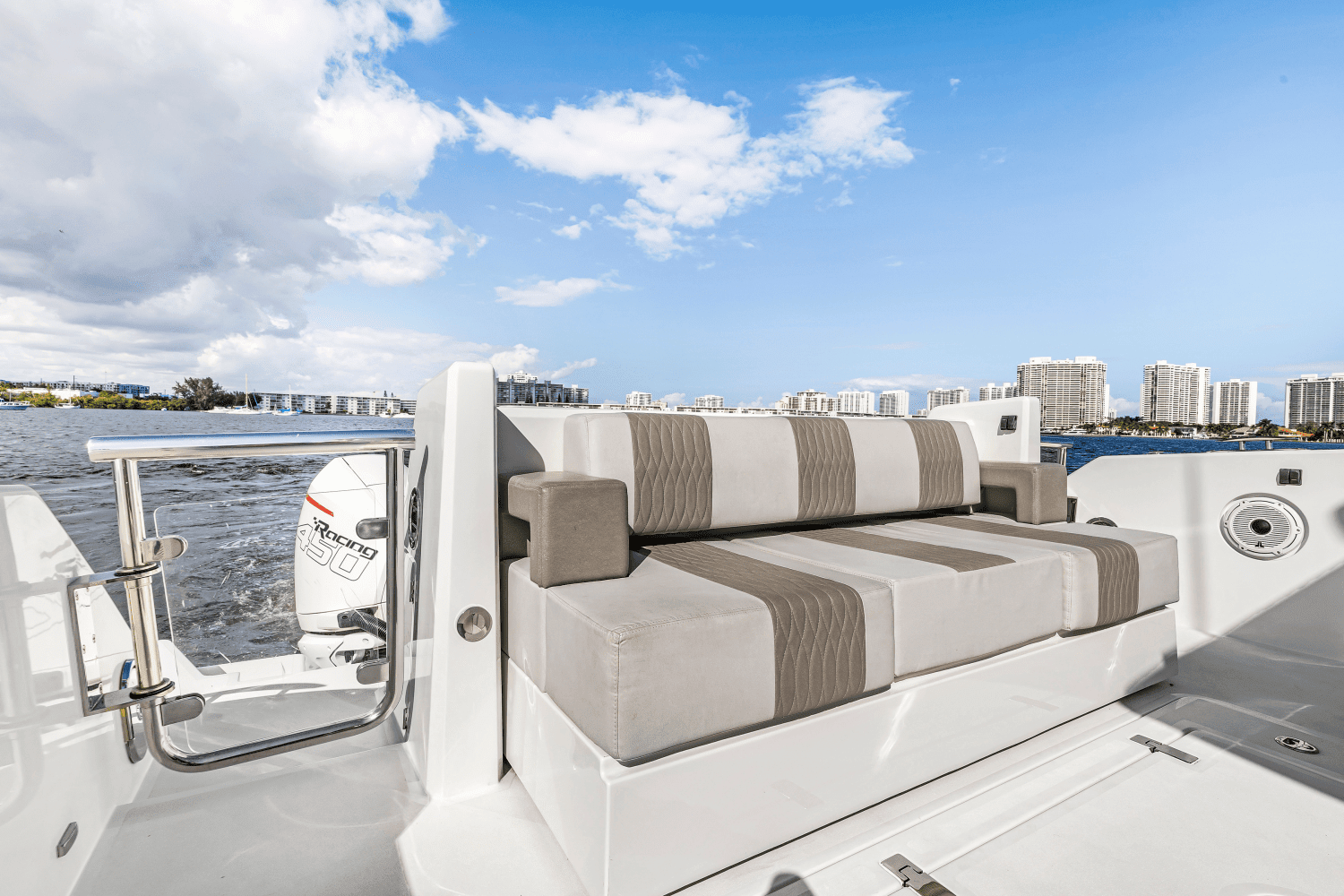 2021 Ocean Alexander 45 DIVERGENCE COUPE Image Thumbnail #14