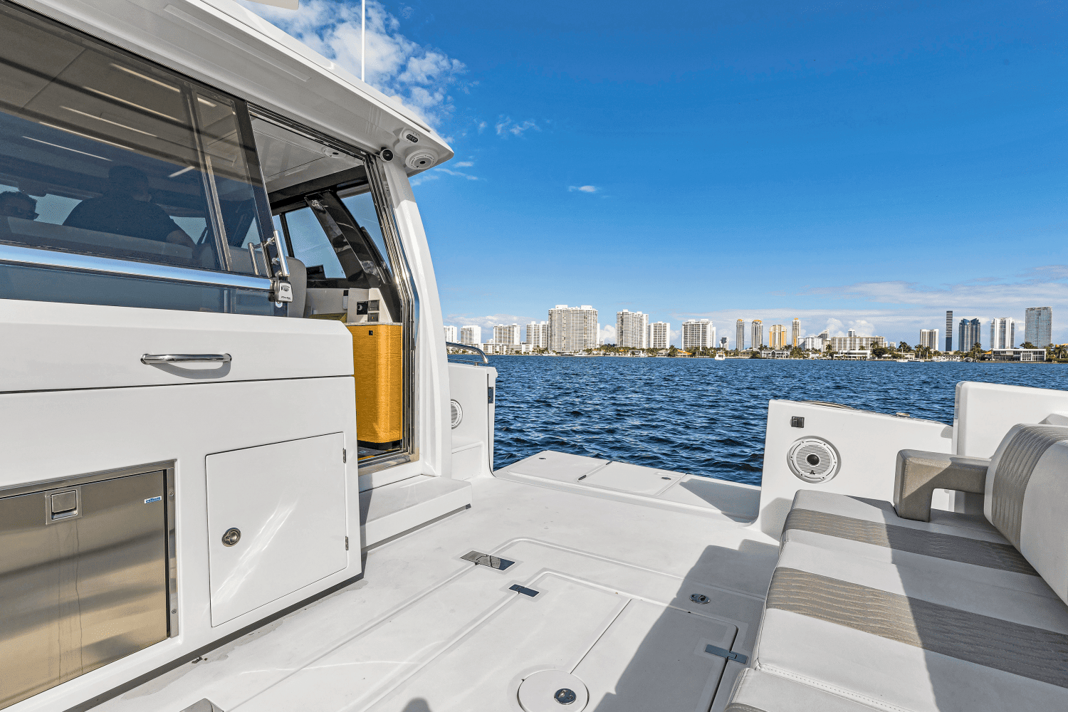 2021 Ocean Alexander 45 DIVERGENCE COUPE Image Thumbnail #17