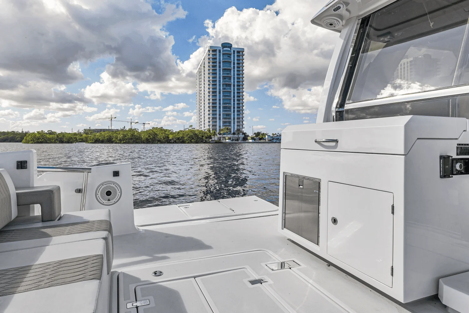 2021 Ocean Alexander 45 DIVERGENCE COUPE Image Thumbnail #19