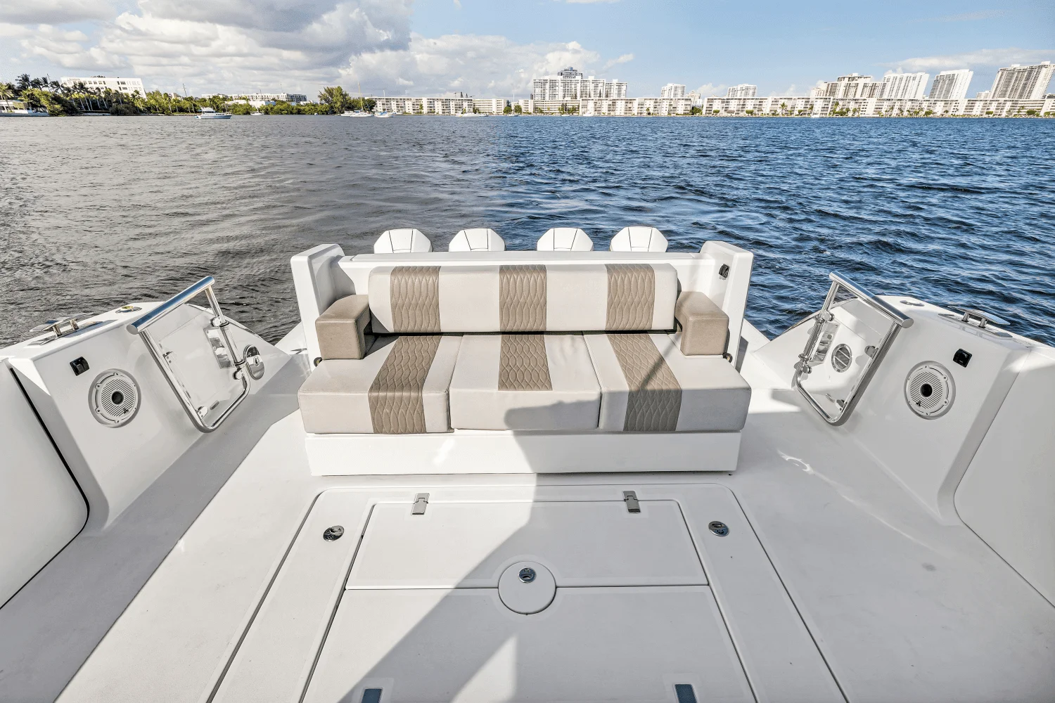 2021 Ocean Alexander 45 DIVERGENCE COUPE Image Thumbnail #12