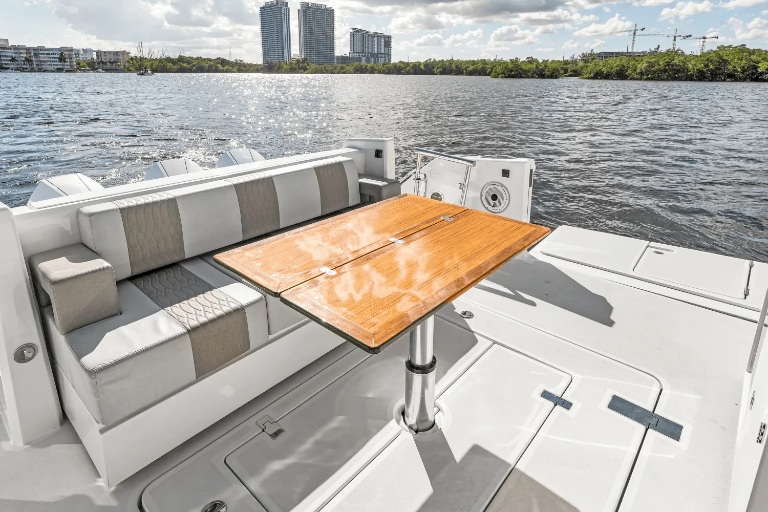 2021 Ocean Alexander 45 DIVERGENCE COUPE Image Thumbnail #9