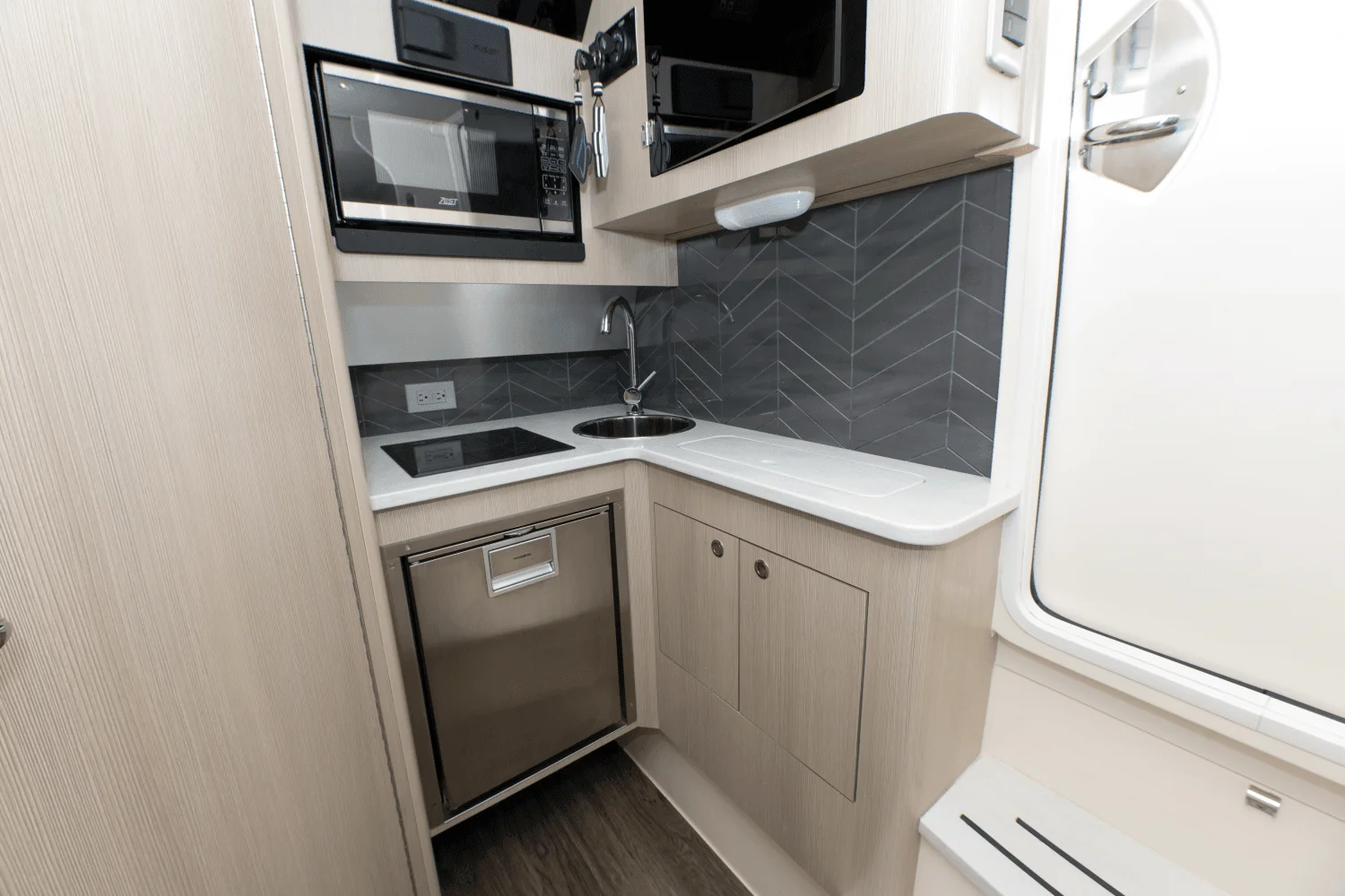 2023 Scout 400 LXF Image Thumbnail #18