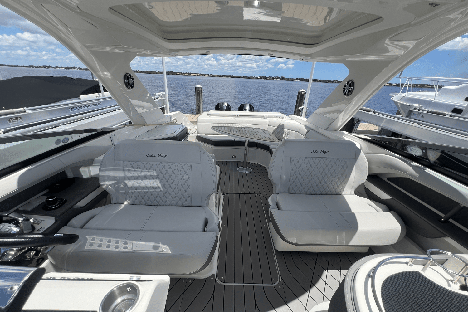 2022 Sea Ray 310 SLX OB Image Thumbnail #19