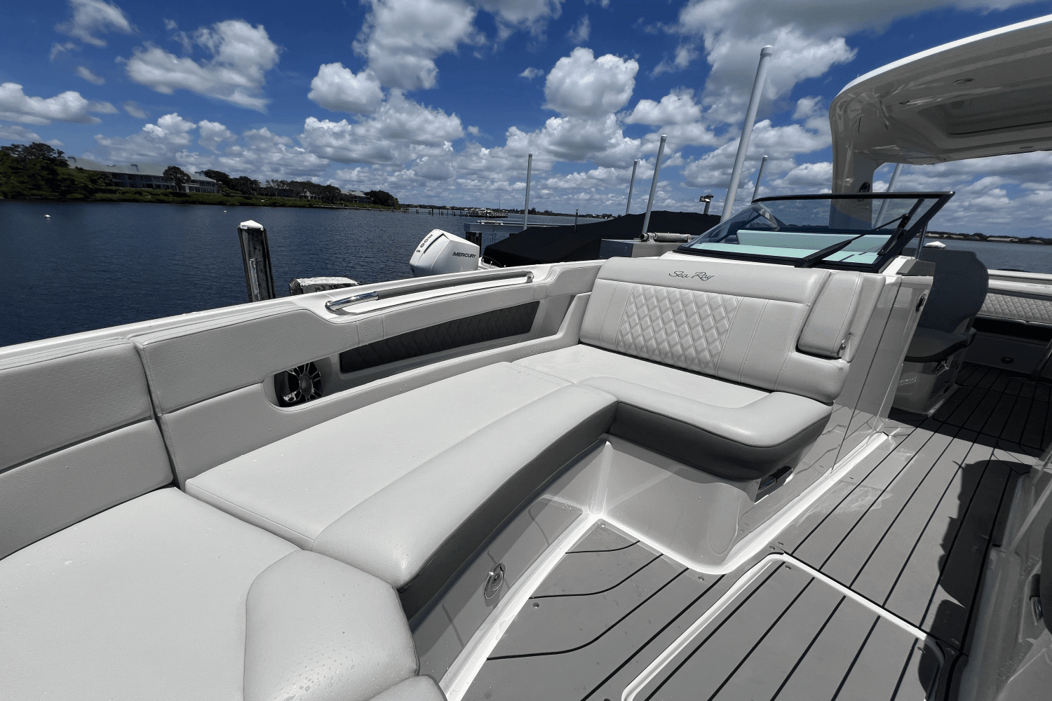 2022 Sea Ray 310 SLX OB Image Thumbnail #14