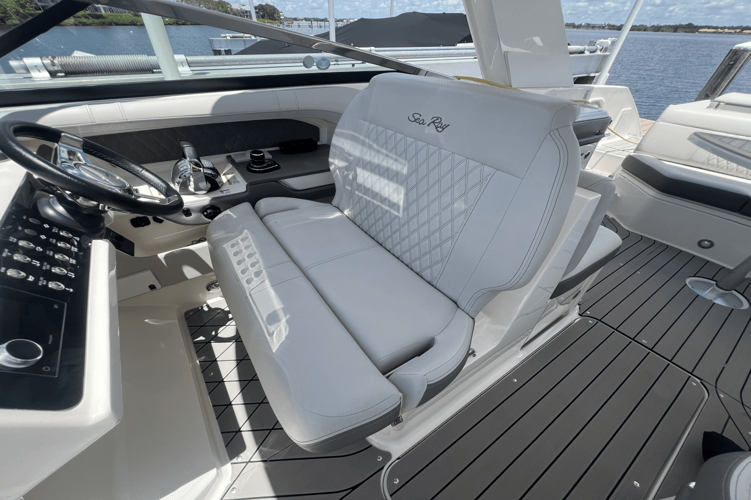 2022 Sea Ray 310 SLX OB Image Thumbnail #20