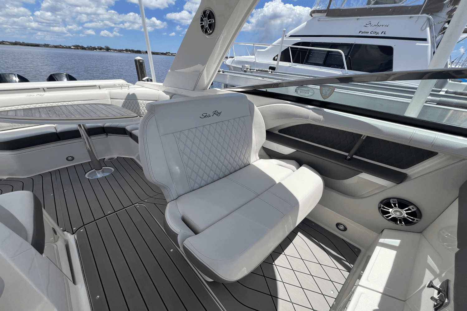 2022 Sea Ray 310 SLX OB Image Thumbnail #28