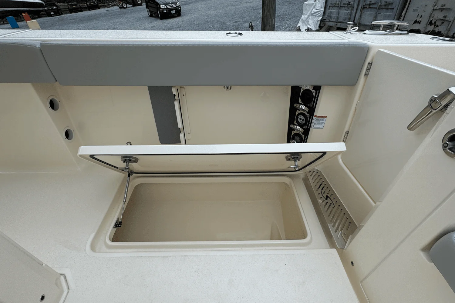 2025 Scout 377 LXF Image Thumbnail #9