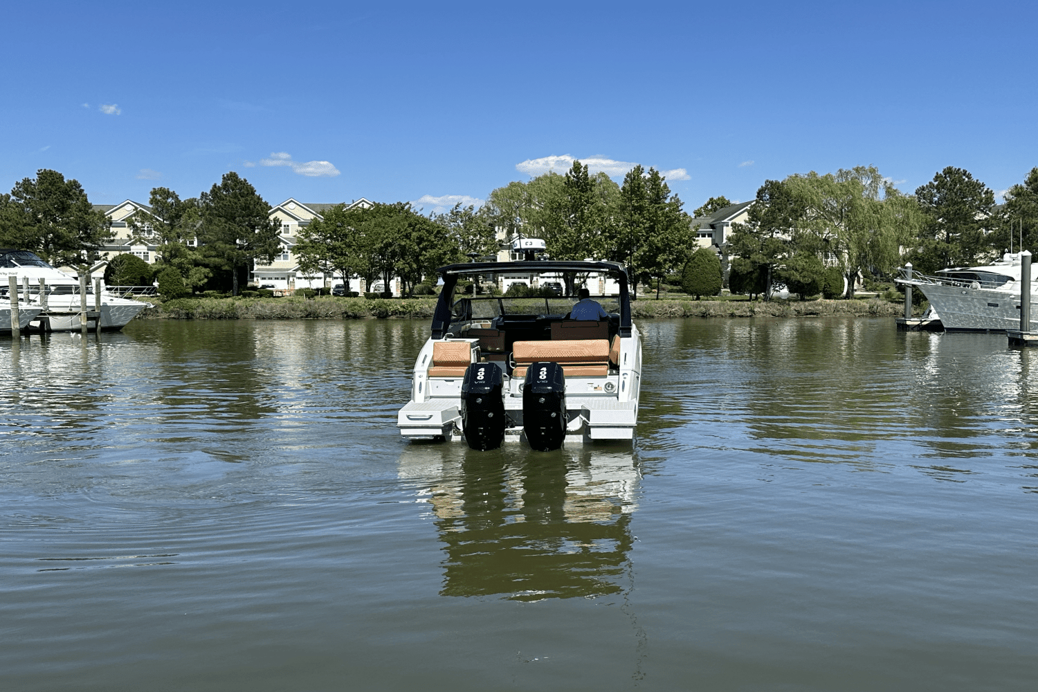 2024 Cruisers Yachts 34 GLS South Beach Outboard Image Thumbnail #3