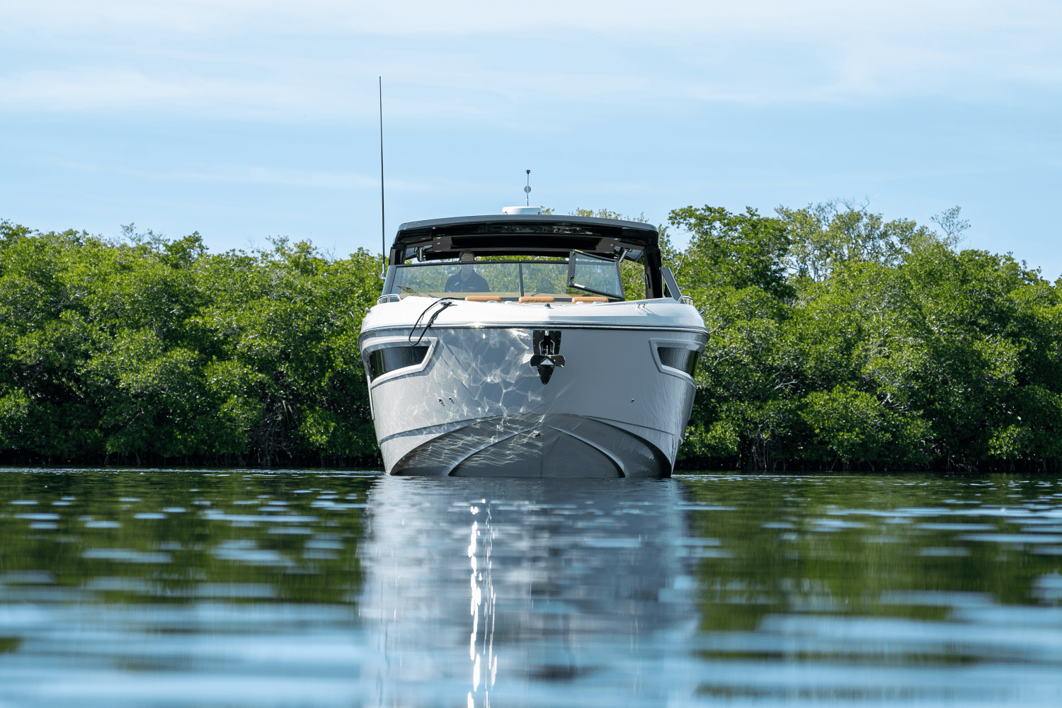 2025 Cruisers Yachts 38 GLS Outboard Image Thumbnail #39