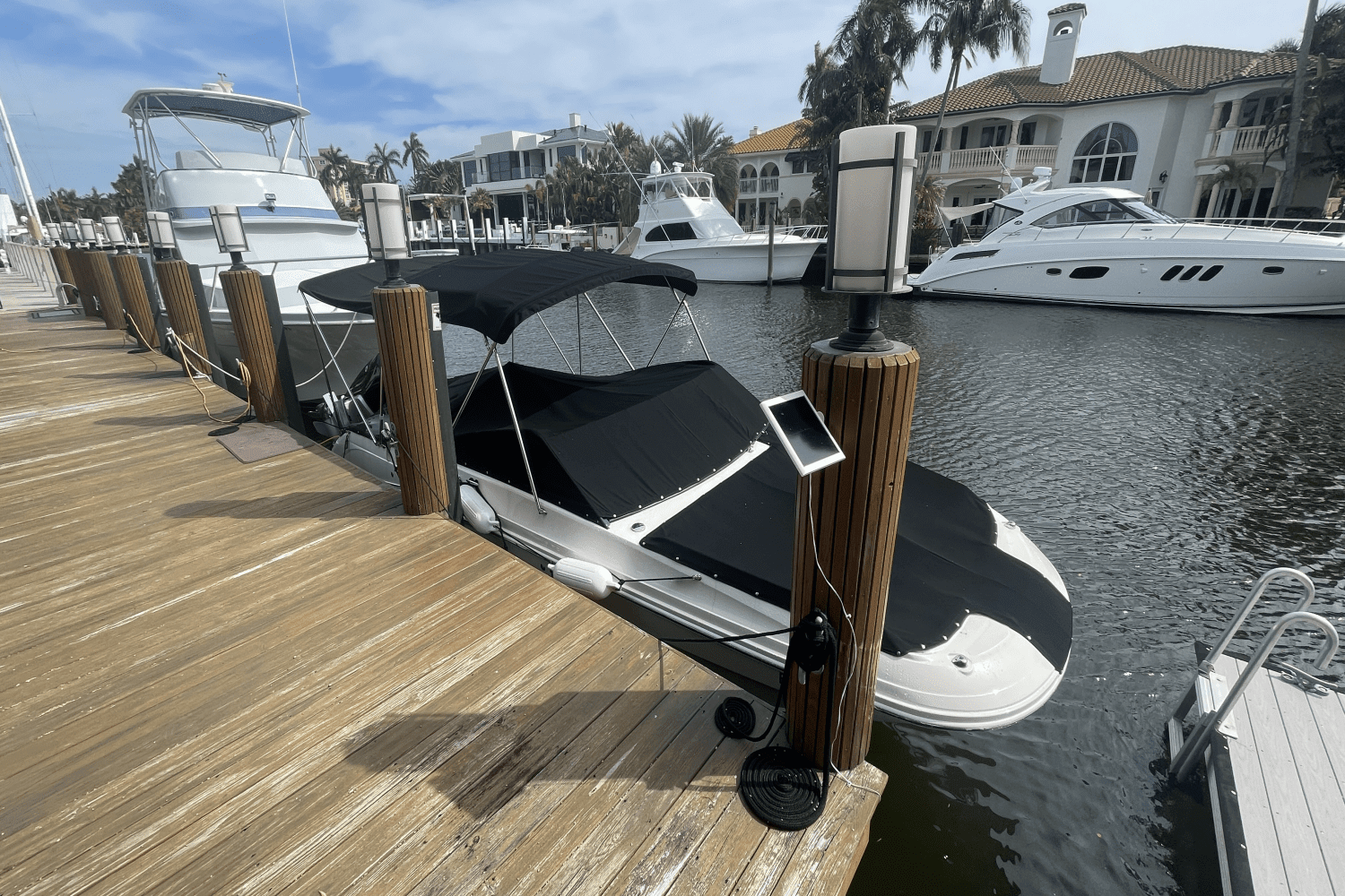 2019 Sea Ray
                                                             250 SDX OB Image Thumbnail #8