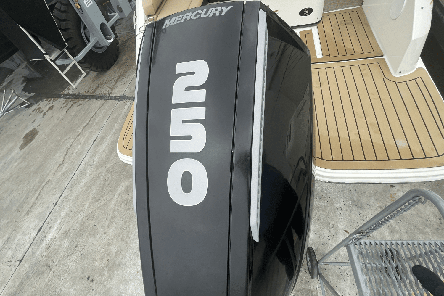 2019 Sea Ray
                                                             250 SDX OB Image Thumbnail #12