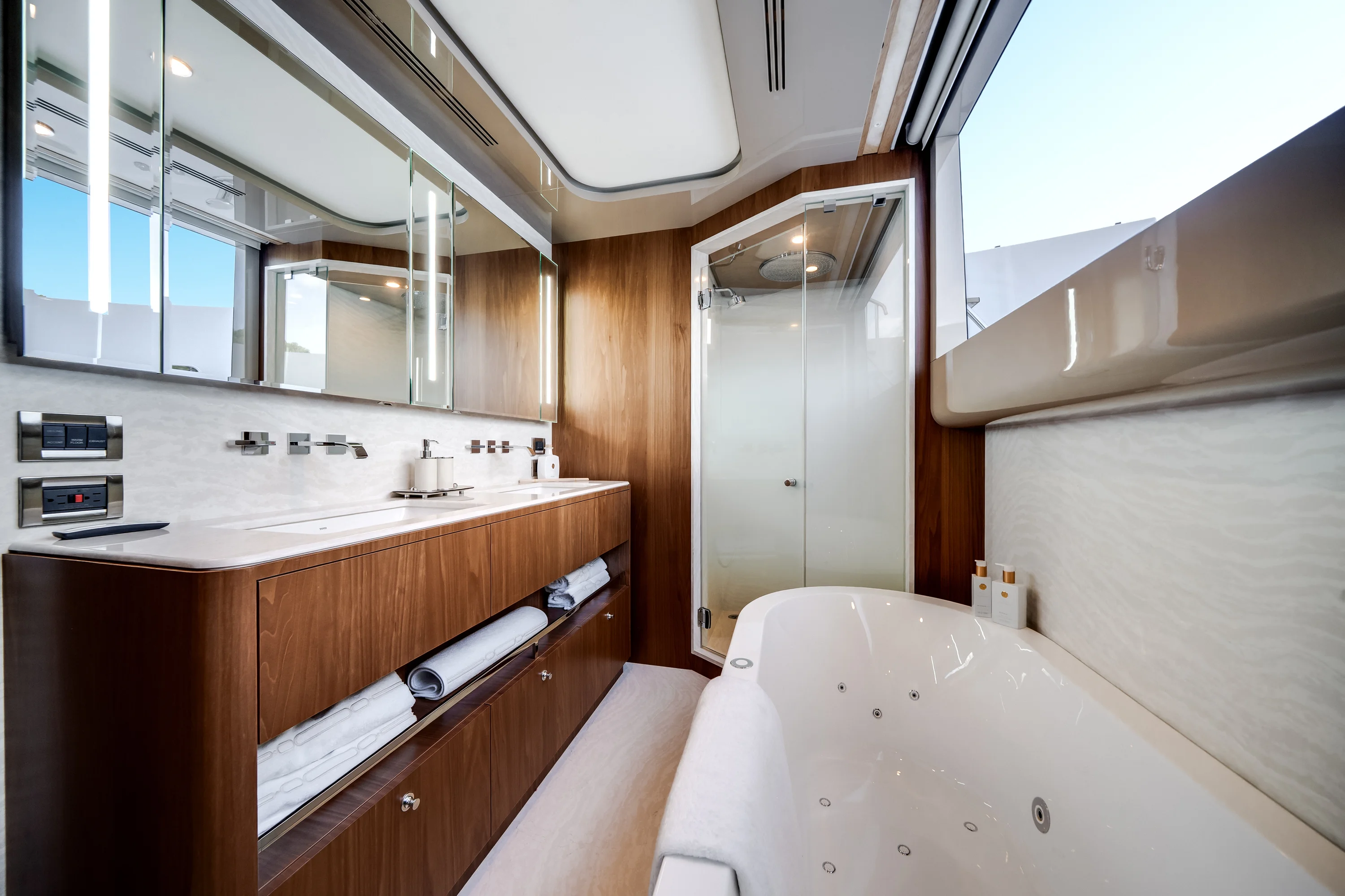 2026 Ocean Alexander 30R Image Thumbnail #36