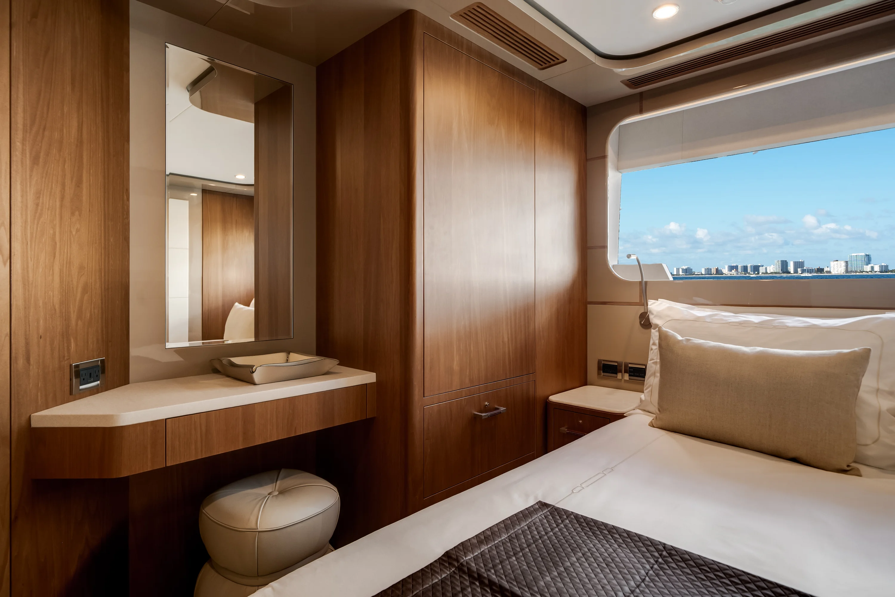 2026 Ocean Alexander 30R Image Thumbnail #11