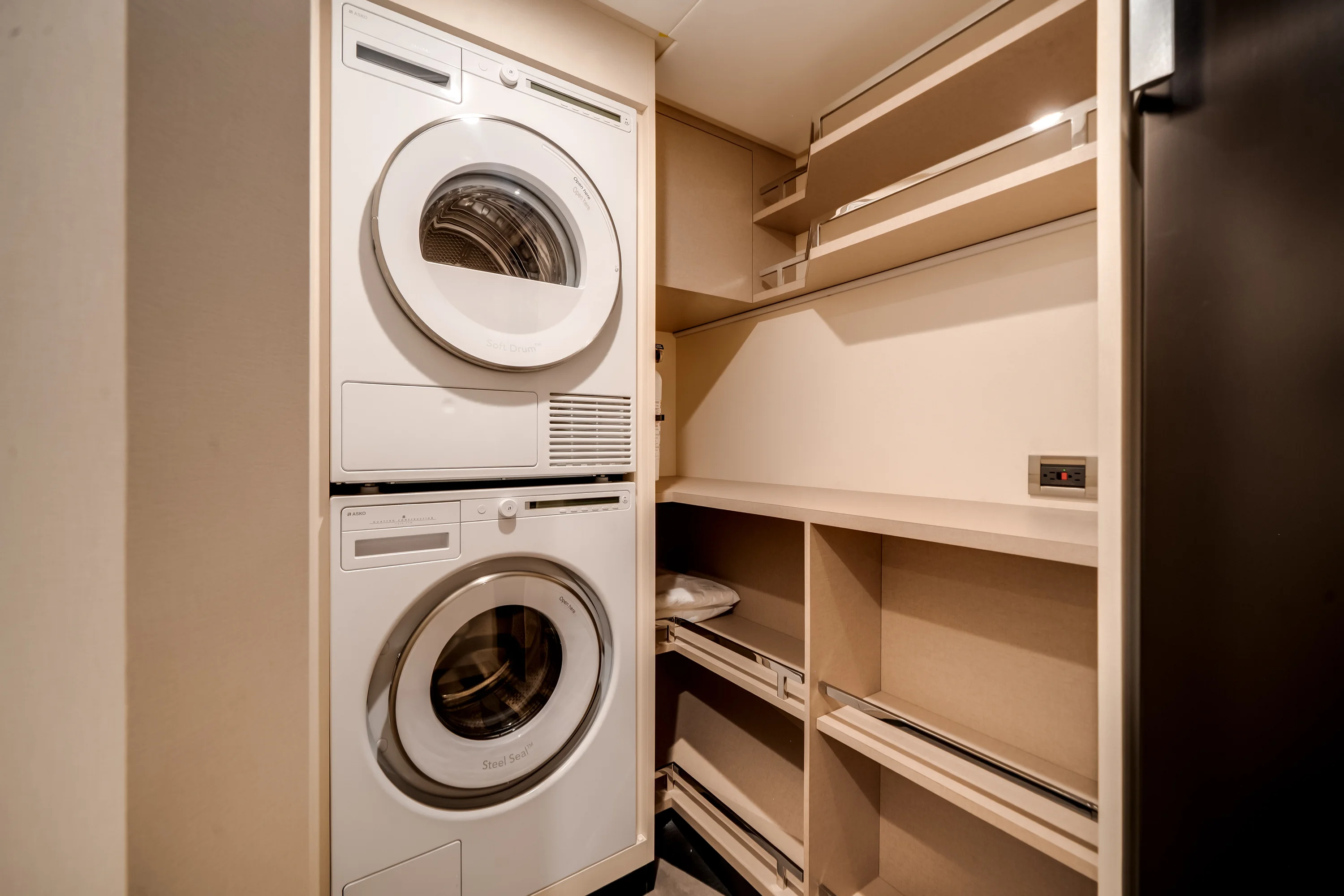 2026 Ocean Alexander 30R Image Thumbnail #22