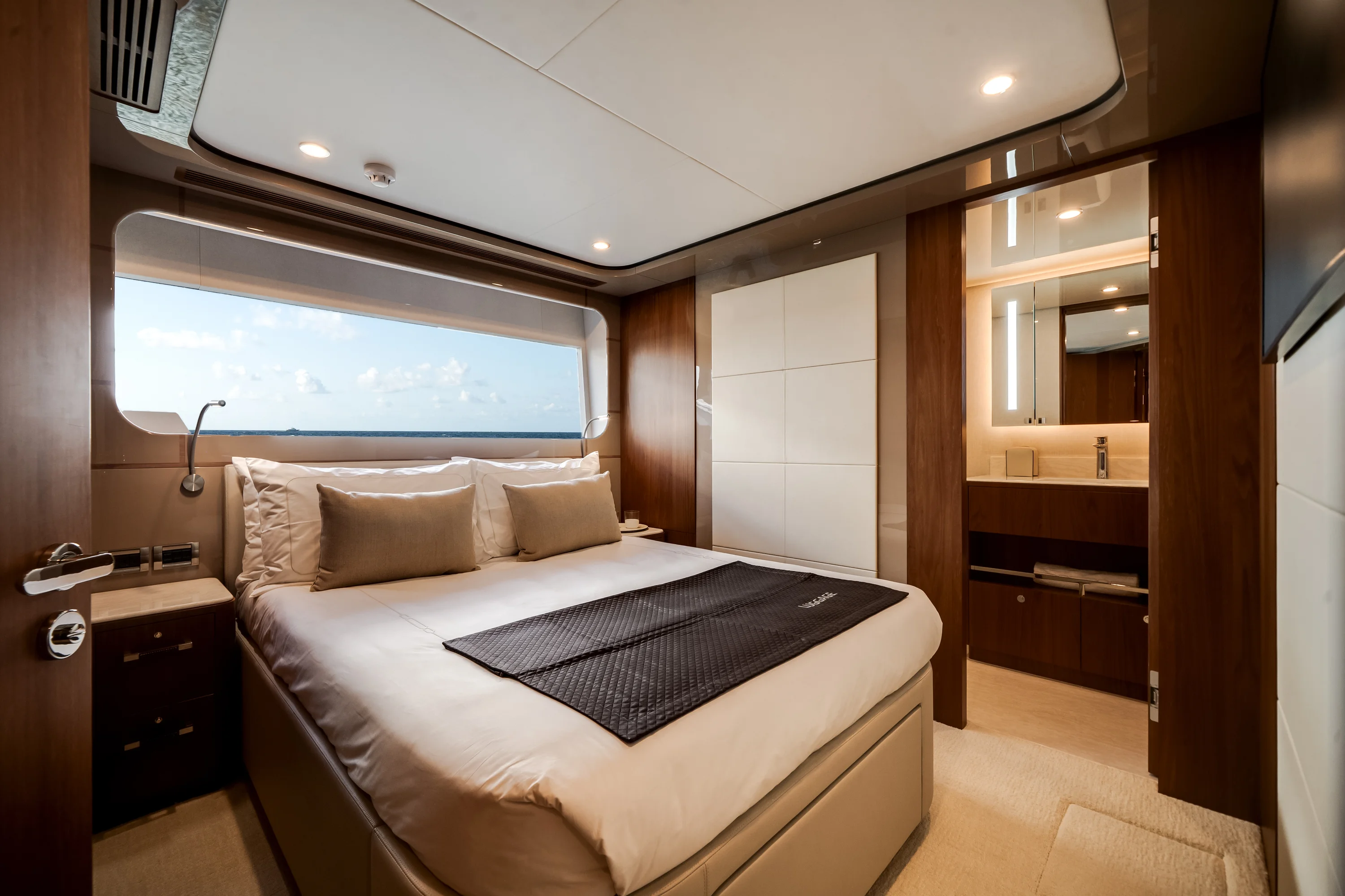 2026 Ocean Alexander 30R Image Thumbnail #10