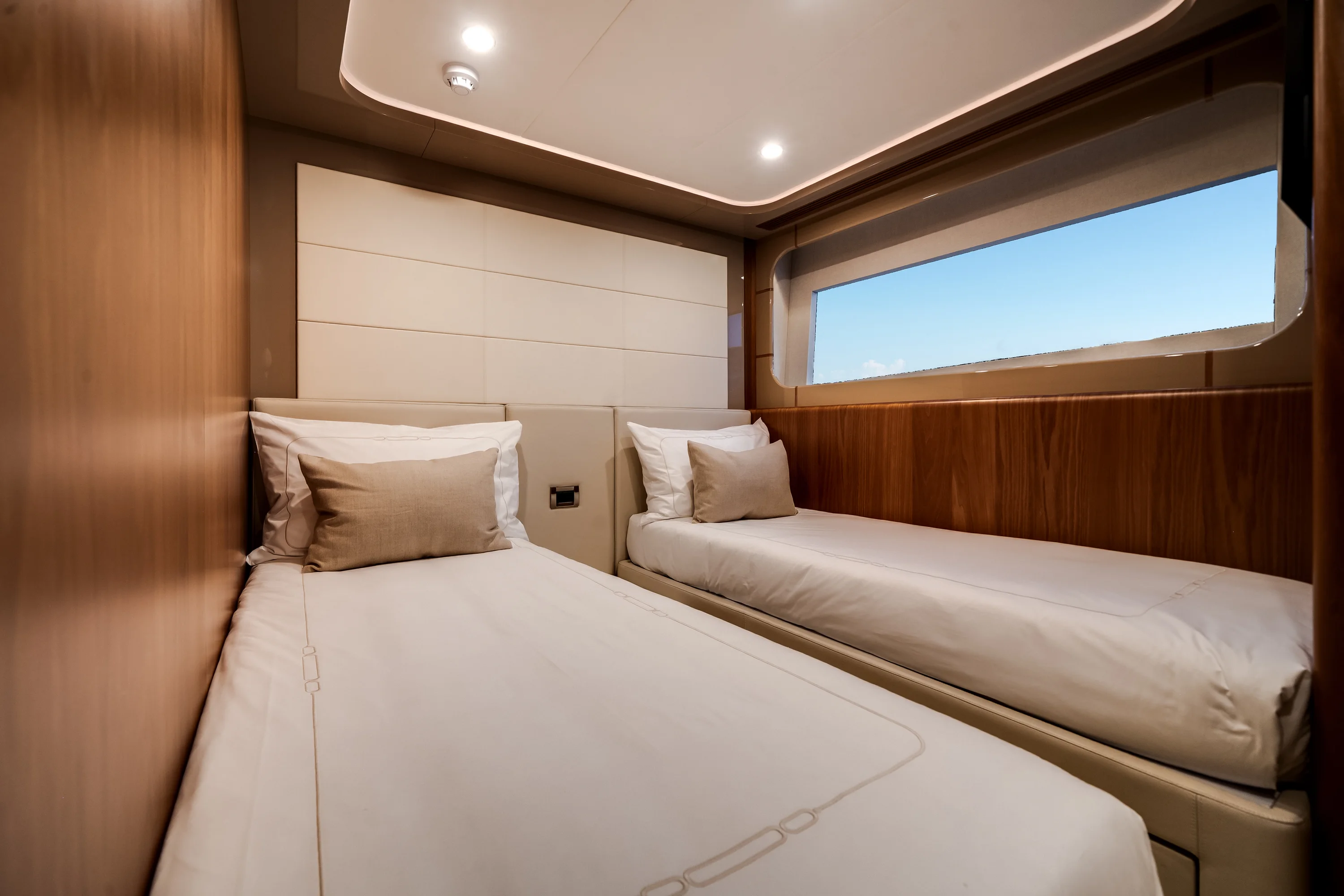 2026 Ocean Alexander 30R Image Thumbnail #6