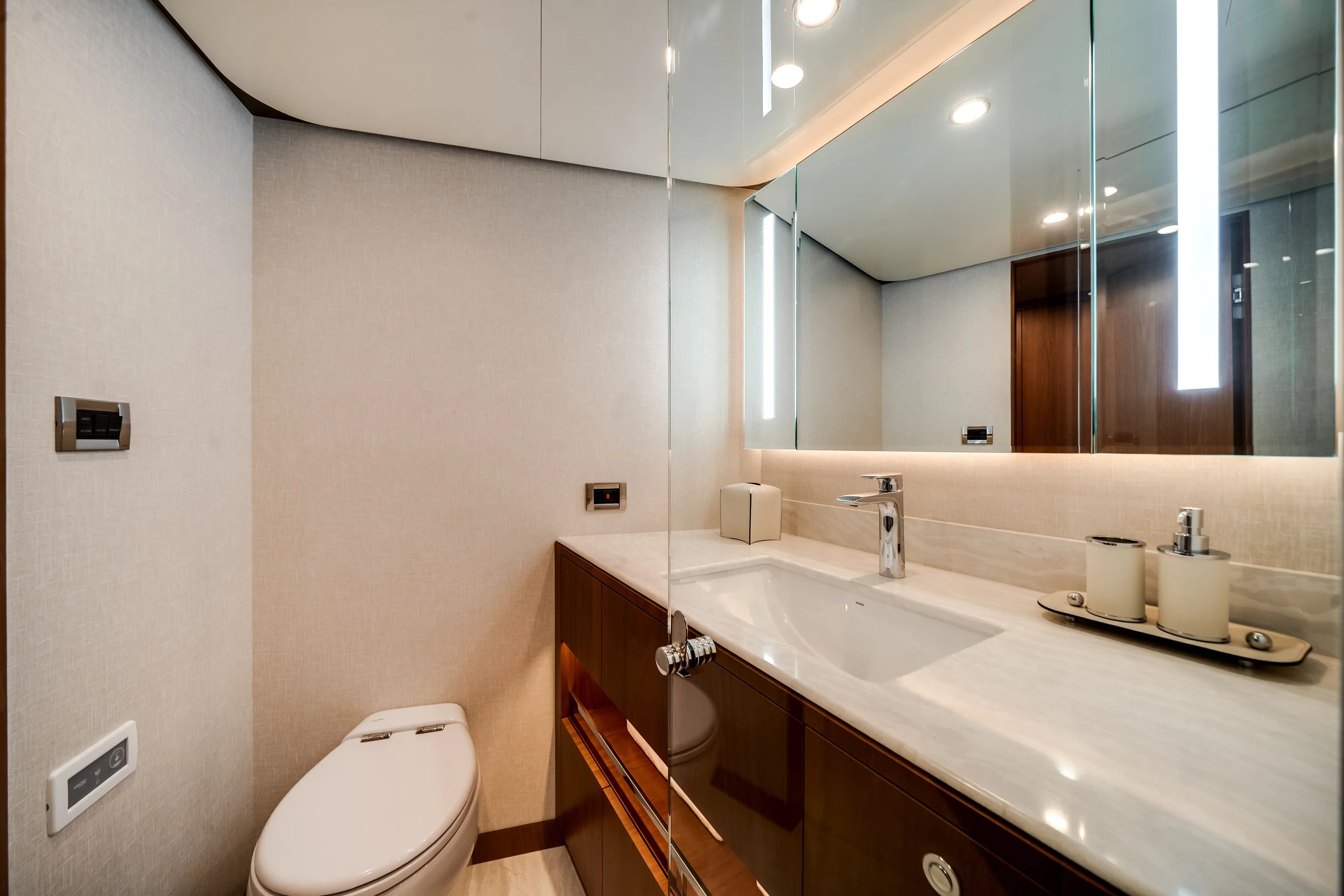 2026 Ocean Alexander 30R Image Thumbnail #4