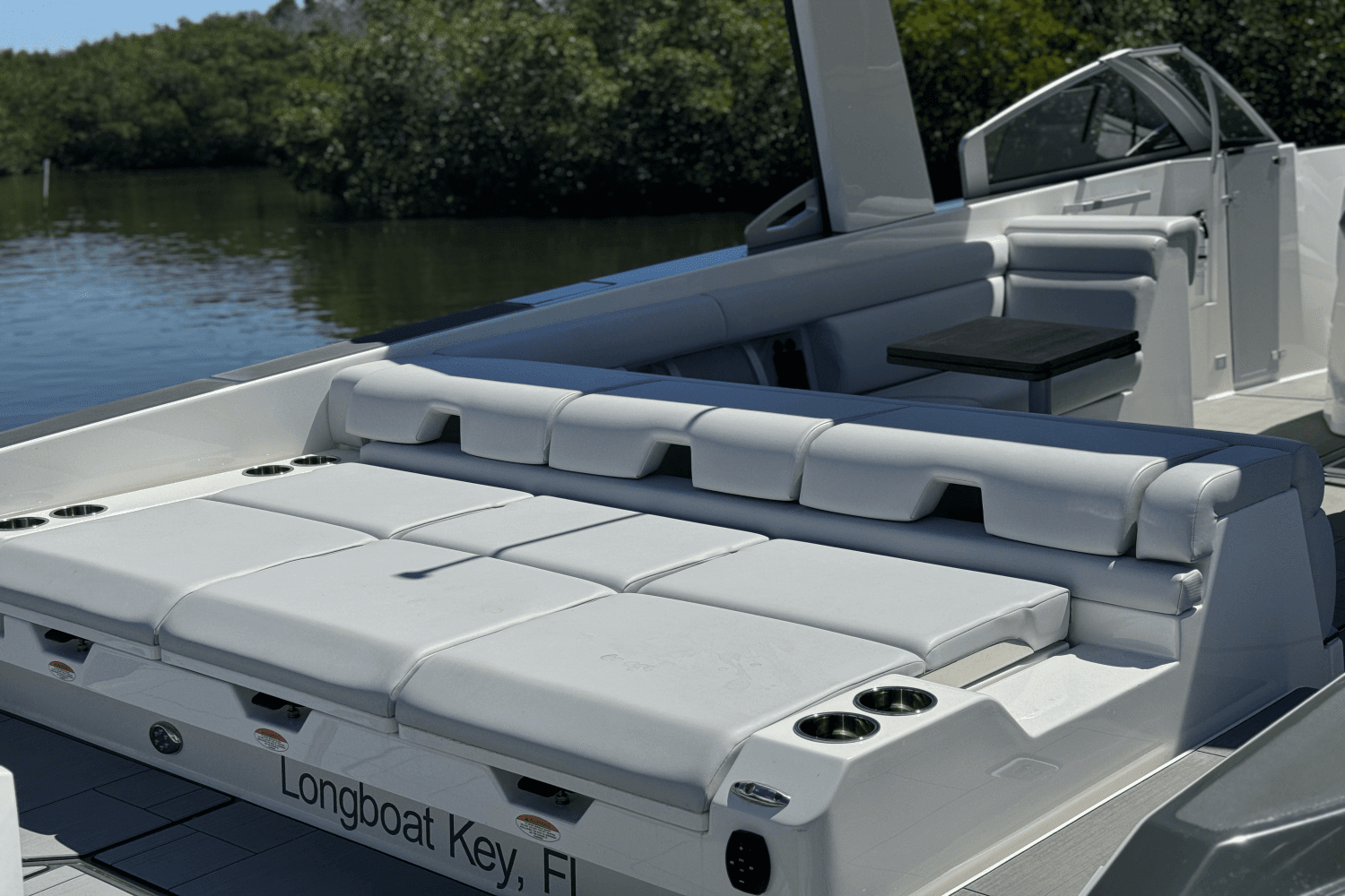 2022 Aviara
                                                             AV32 Outboard Image Thumbnail #12