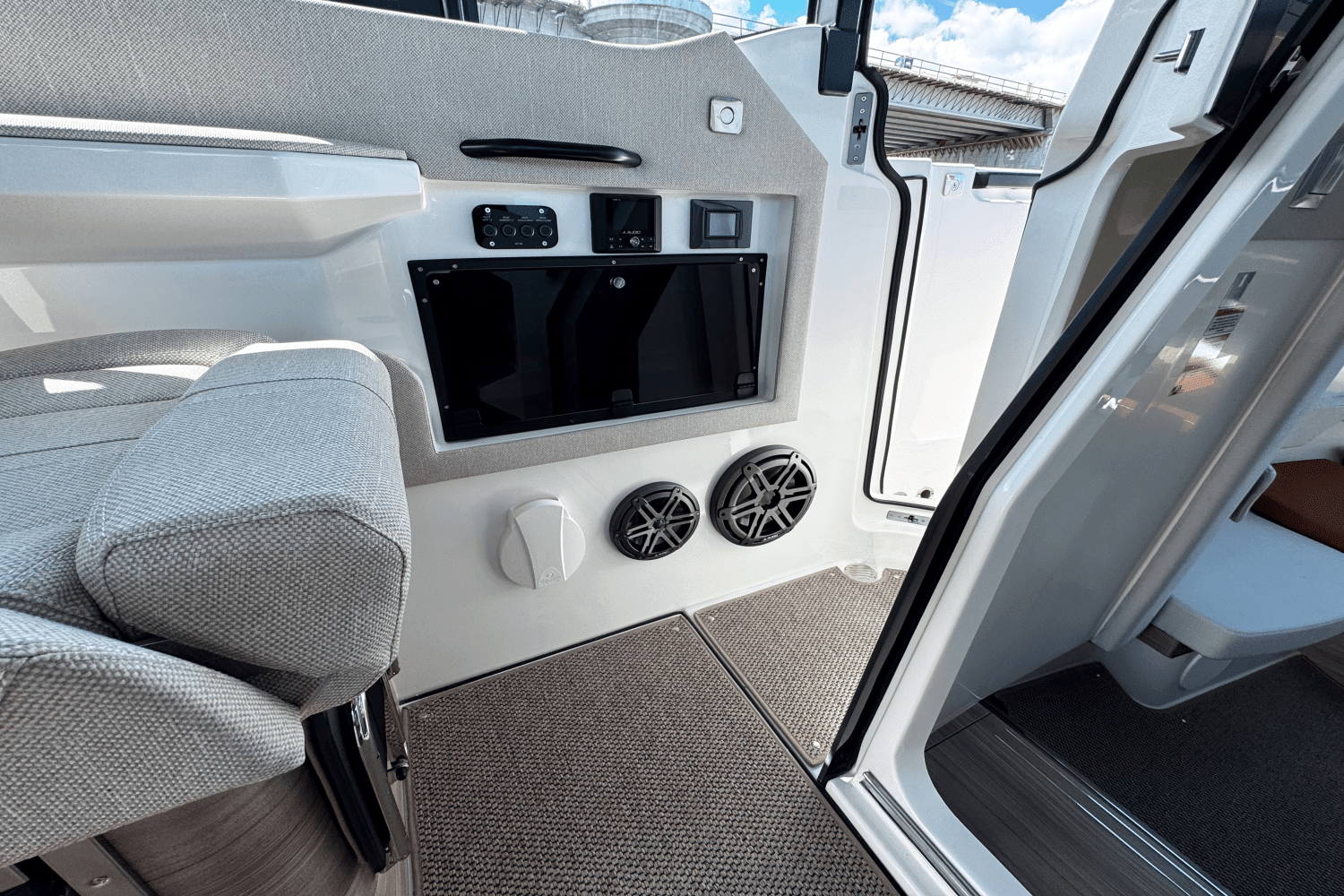 2025 Saxdor 320 GTC Image Thumbnail #11