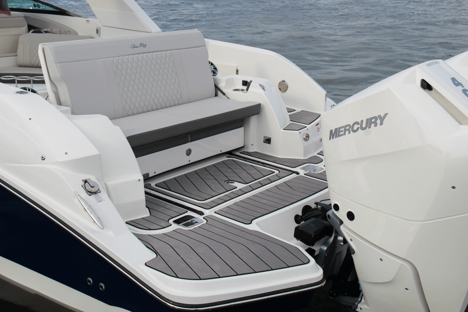 2024 Sea Ray SLX 350 Outboard Image Thumbnail #8