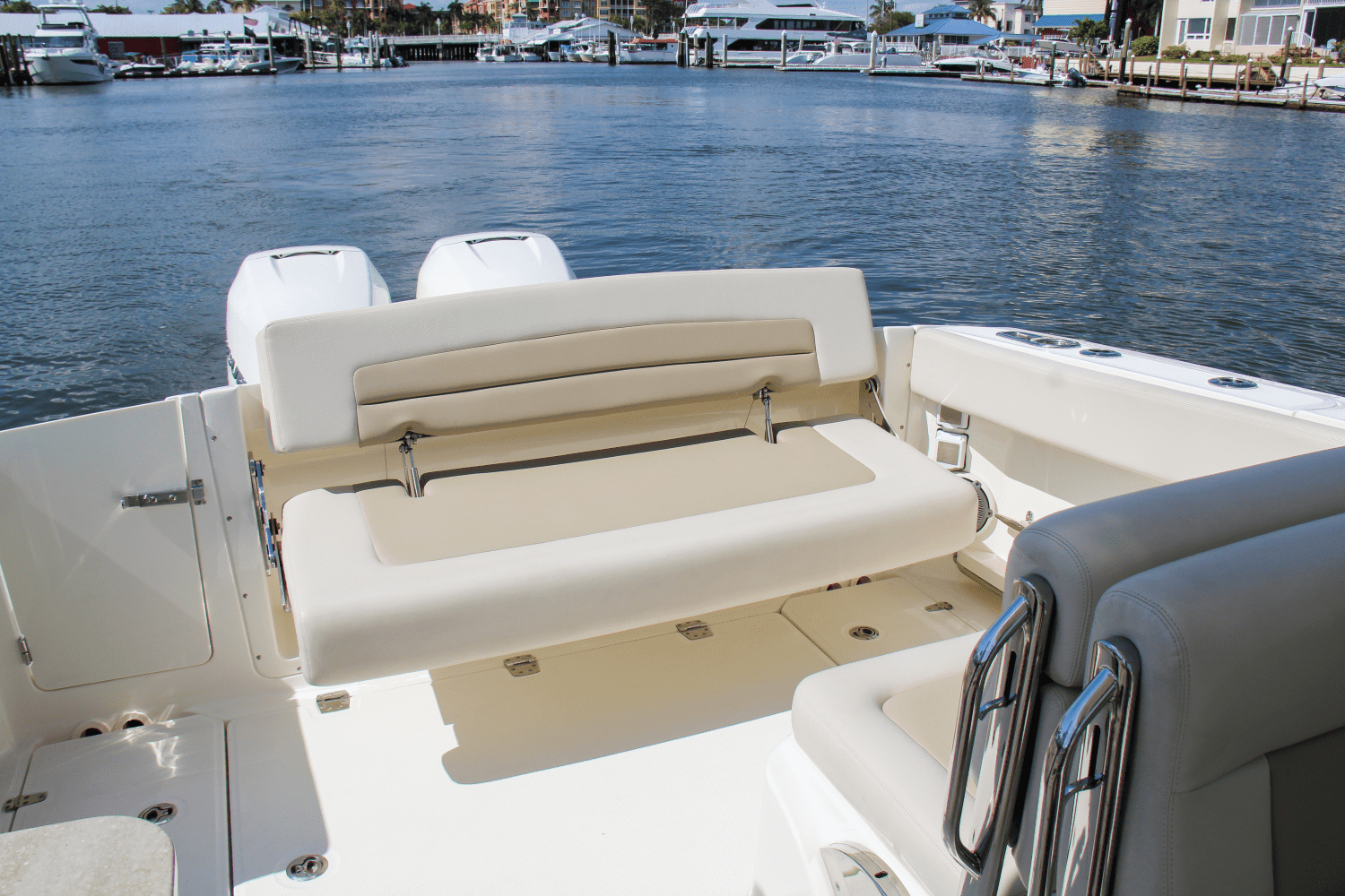 2017 Boston Whaler 320 Vantage Image Thumbnail #4