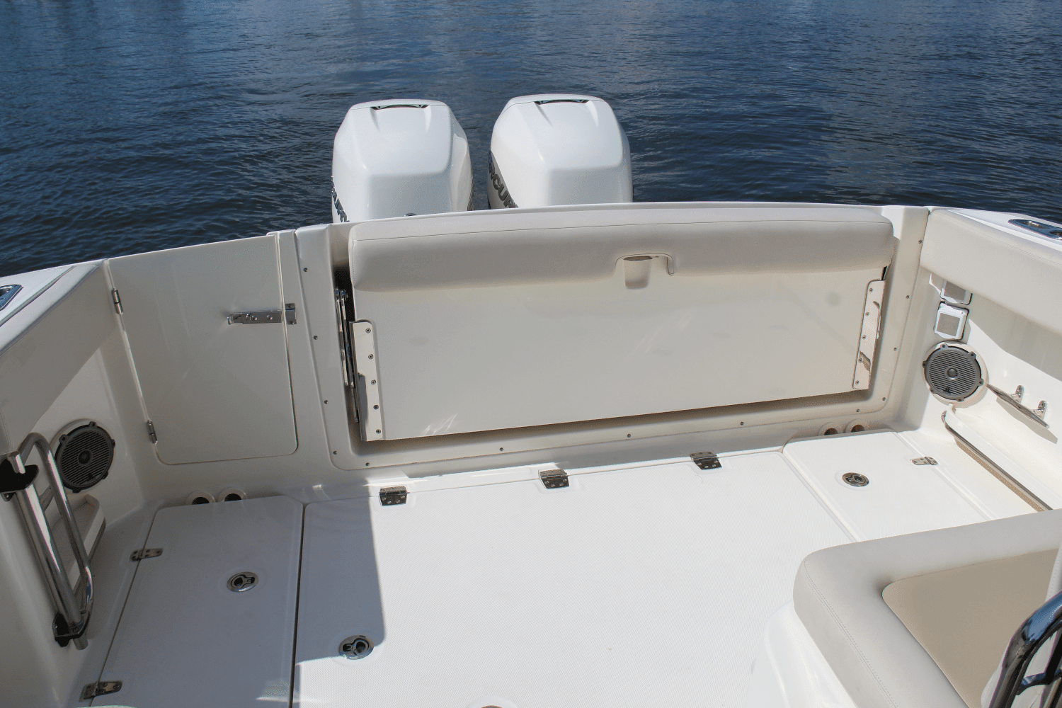 2017 Boston Whaler 320 Vantage Image Thumbnail #3