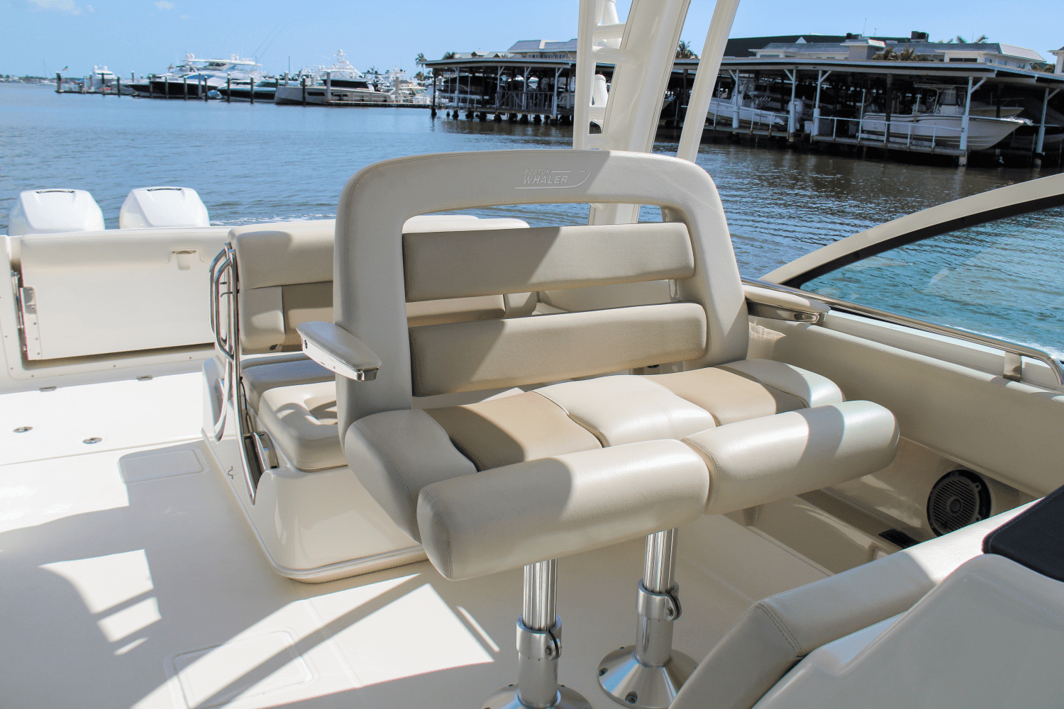 2017 Boston Whaler 320 Vantage Image Thumbnail #23