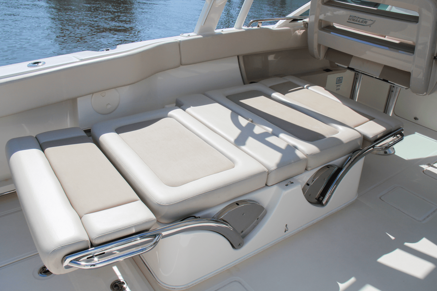 2017 Boston Whaler 320 Vantage Image Thumbnail #14