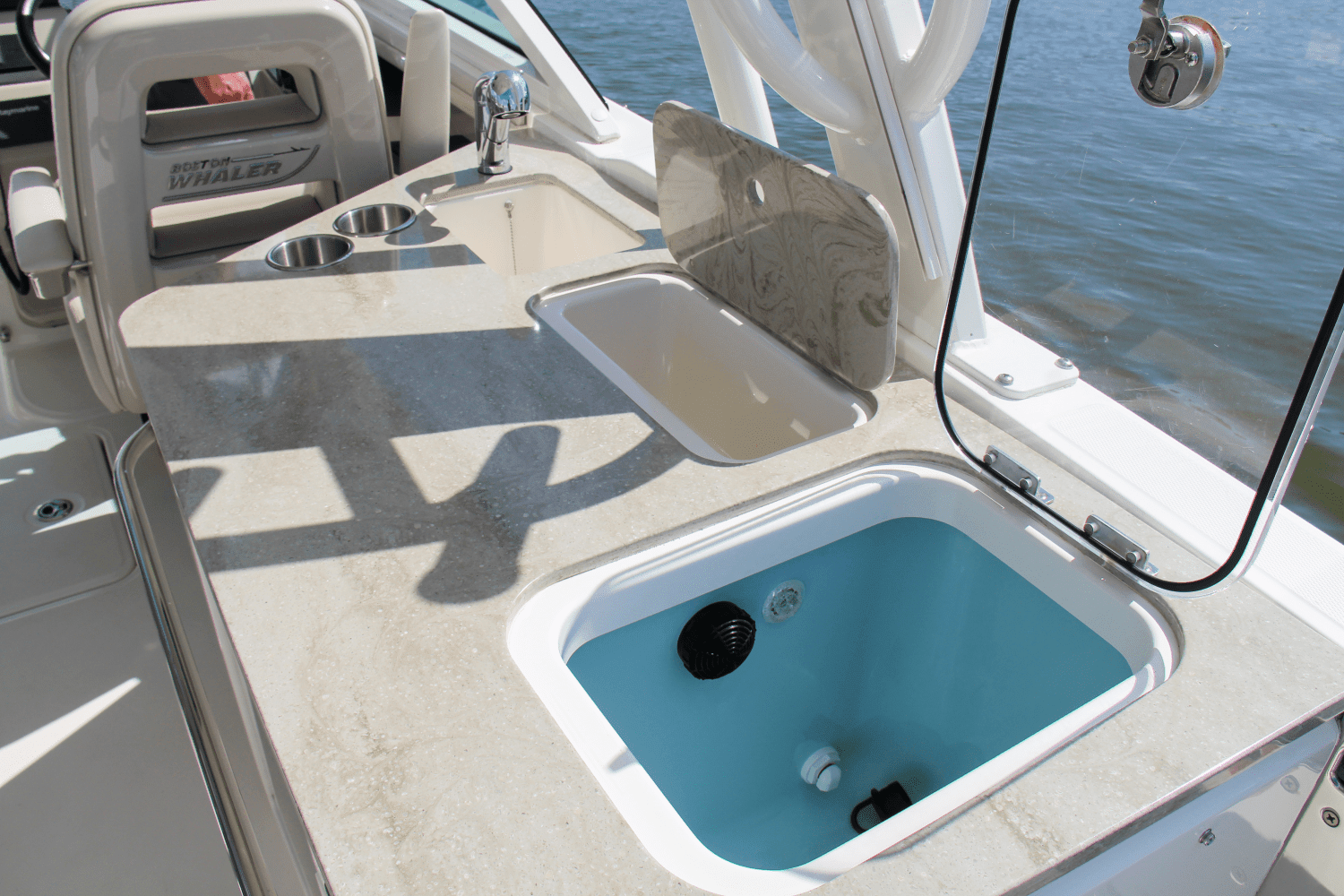 2017 Boston Whaler 320 Vantage Image Thumbnail #10