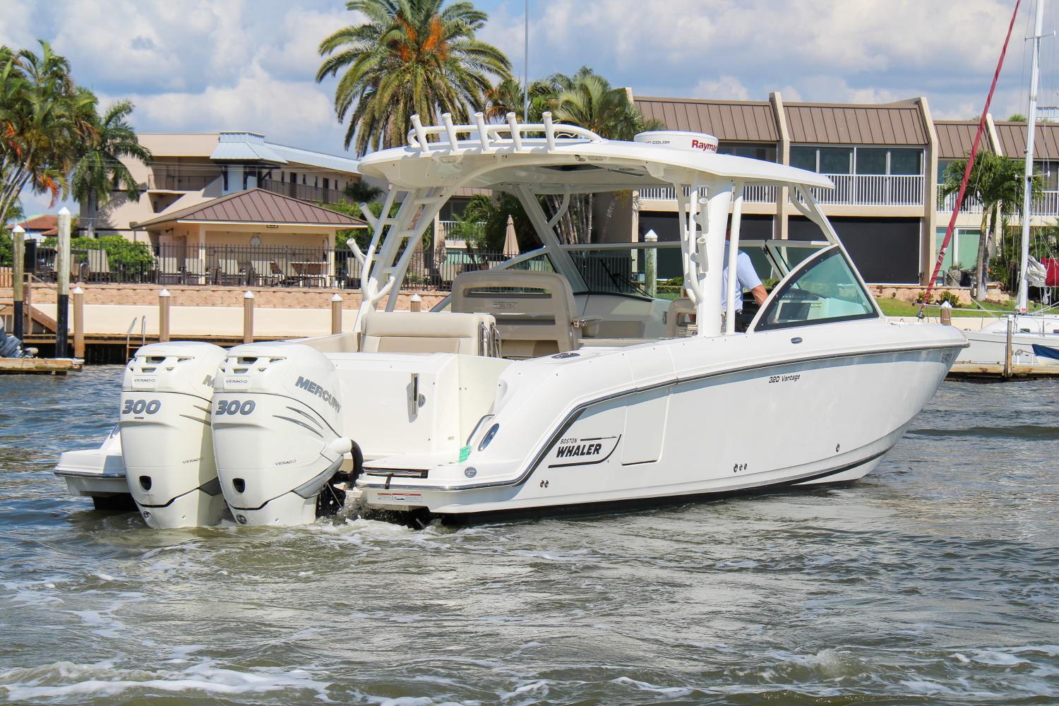 2017 Boston Whaler 320 Vantage Image Thumbnail #2