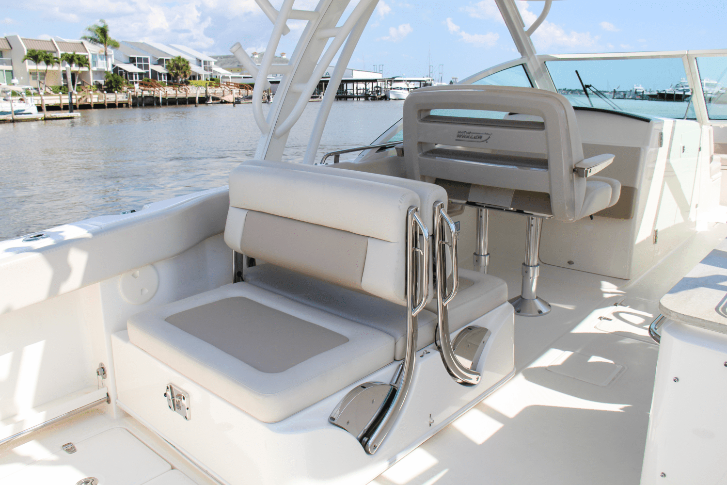 2017 Boston Whaler 320 Vantage Image Thumbnail #12