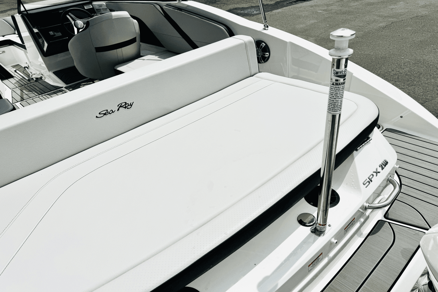 2024 Sea Ray SPX 210 Outboard Image Thumbnail #10