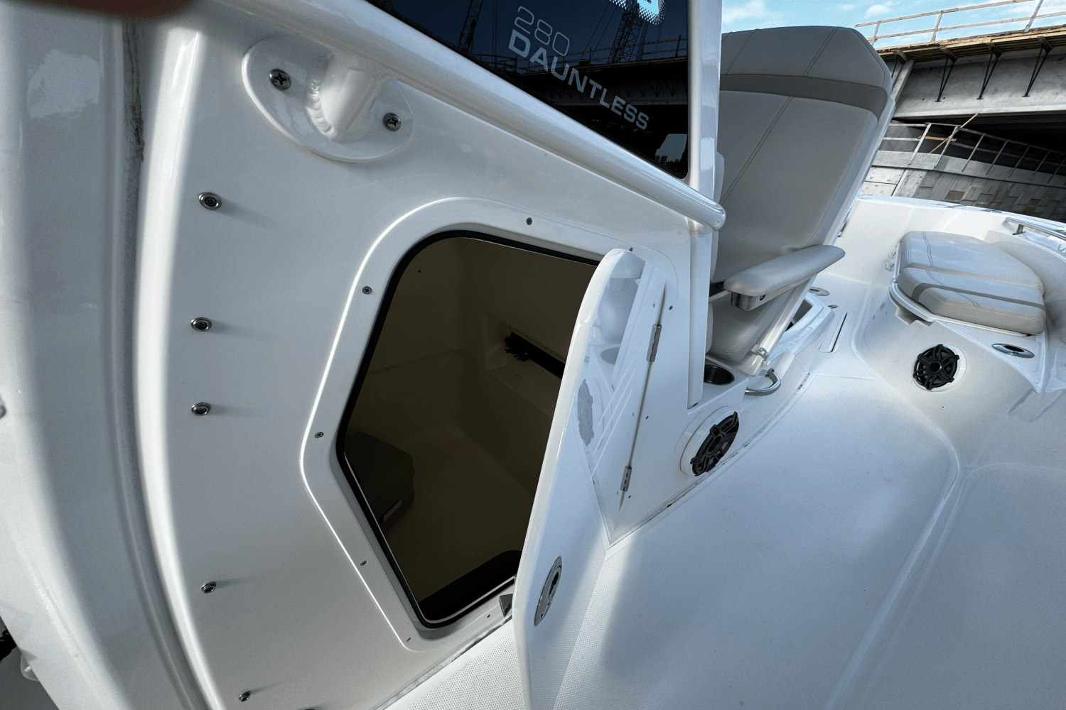 2023 Boston Whaler 280 Dauntless Image Thumbnail #16