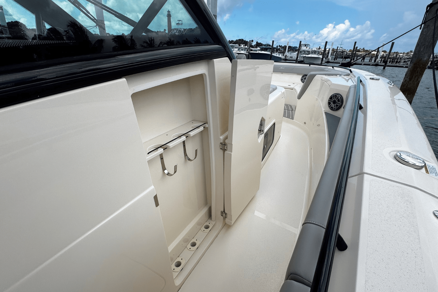 2025 Scout 400 LXF Image Thumbnail #18