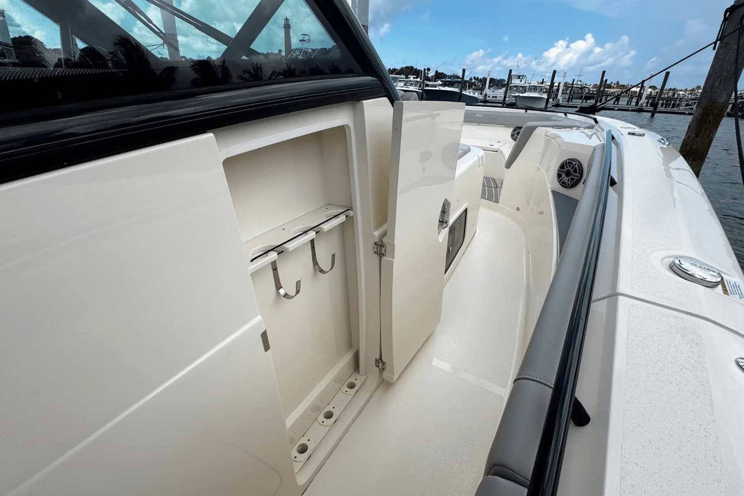 2025 Scout 400 LXF Image Thumbnail #17