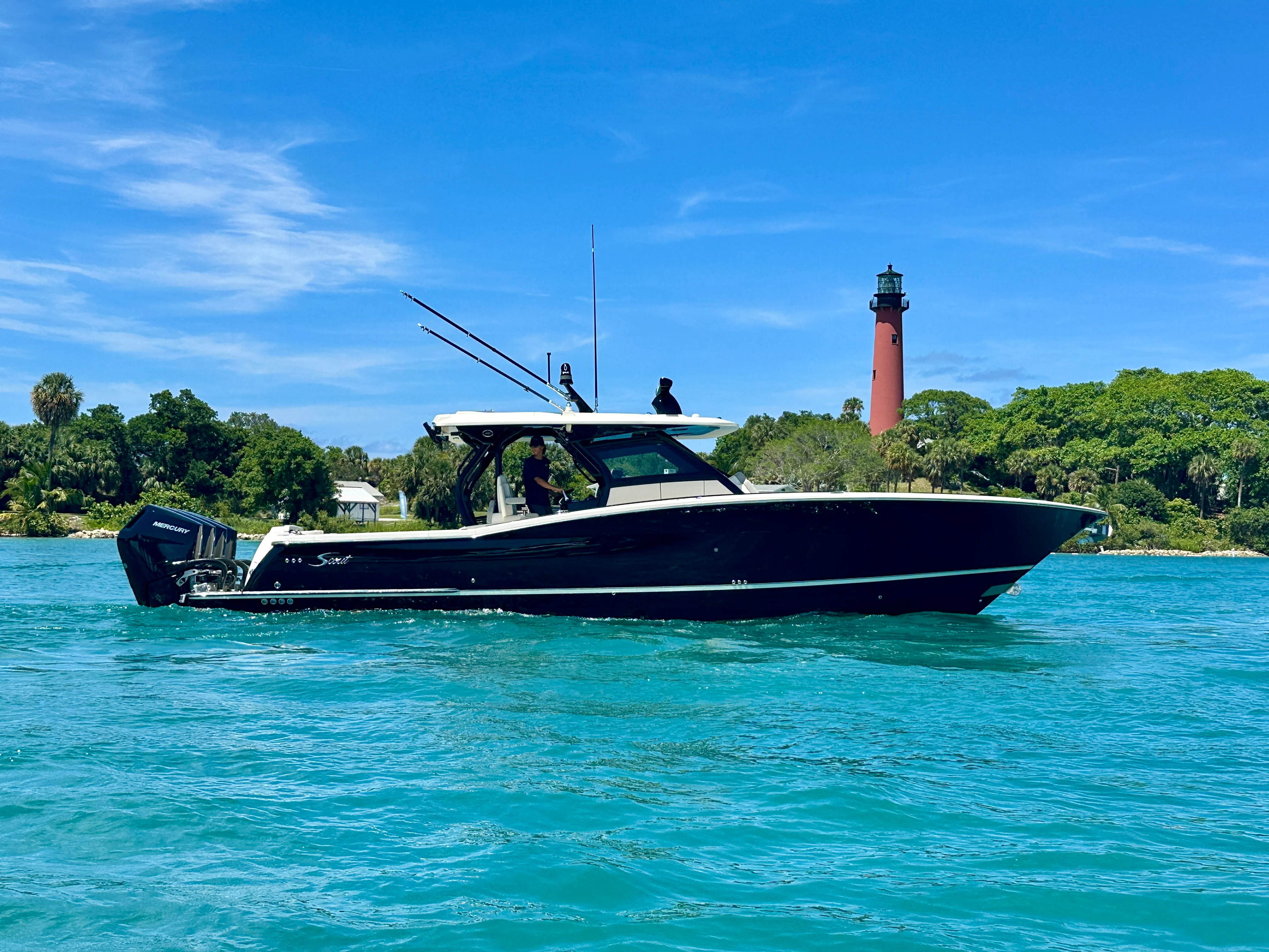 2025 Scout 400 LXF Image Thumbnail #1