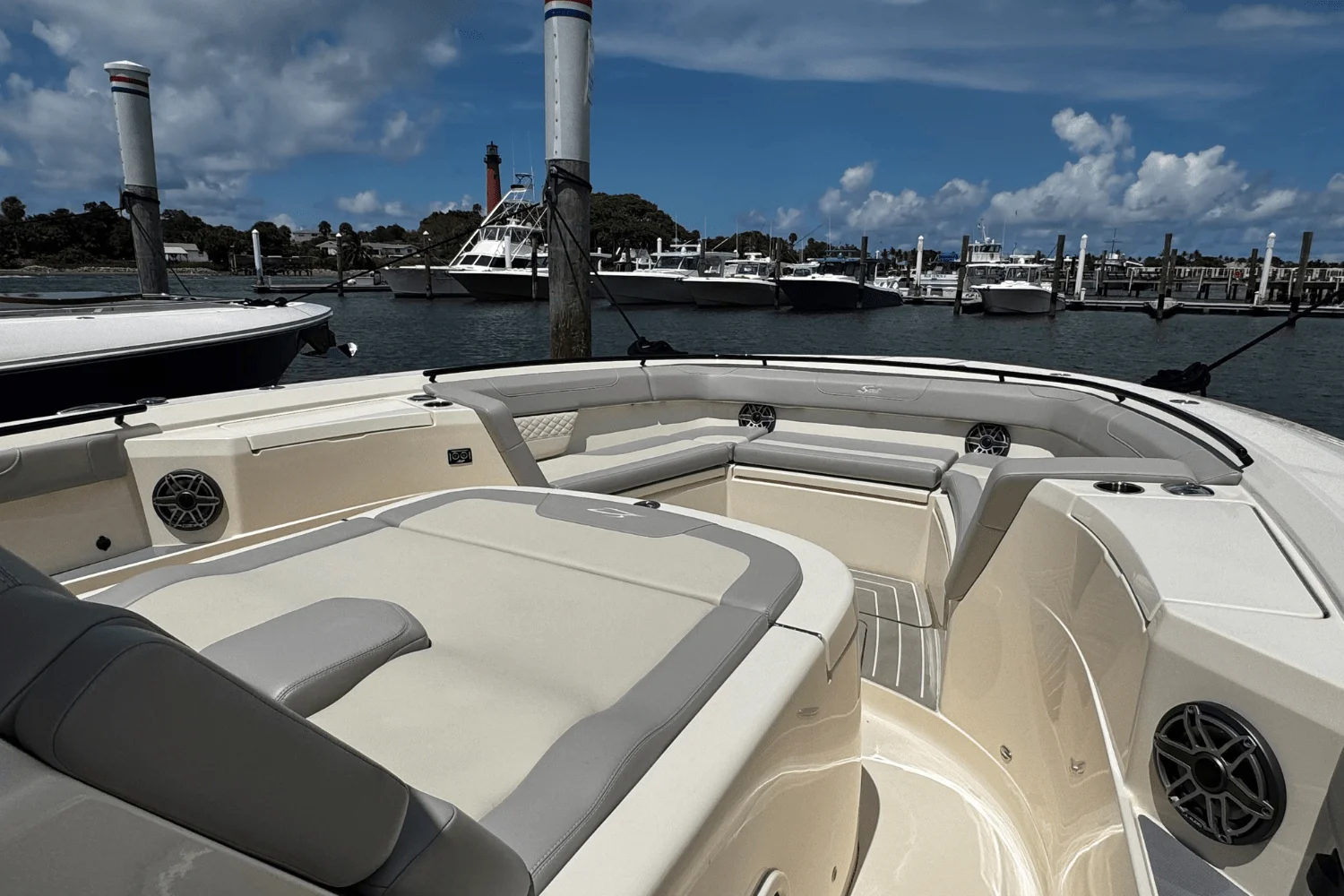 2025 Scout 400 LXF Image Thumbnail #18