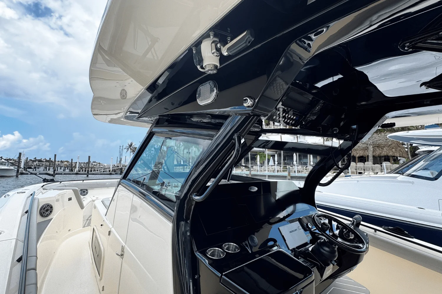 2025 Scout 400 LXF Image Thumbnail #13