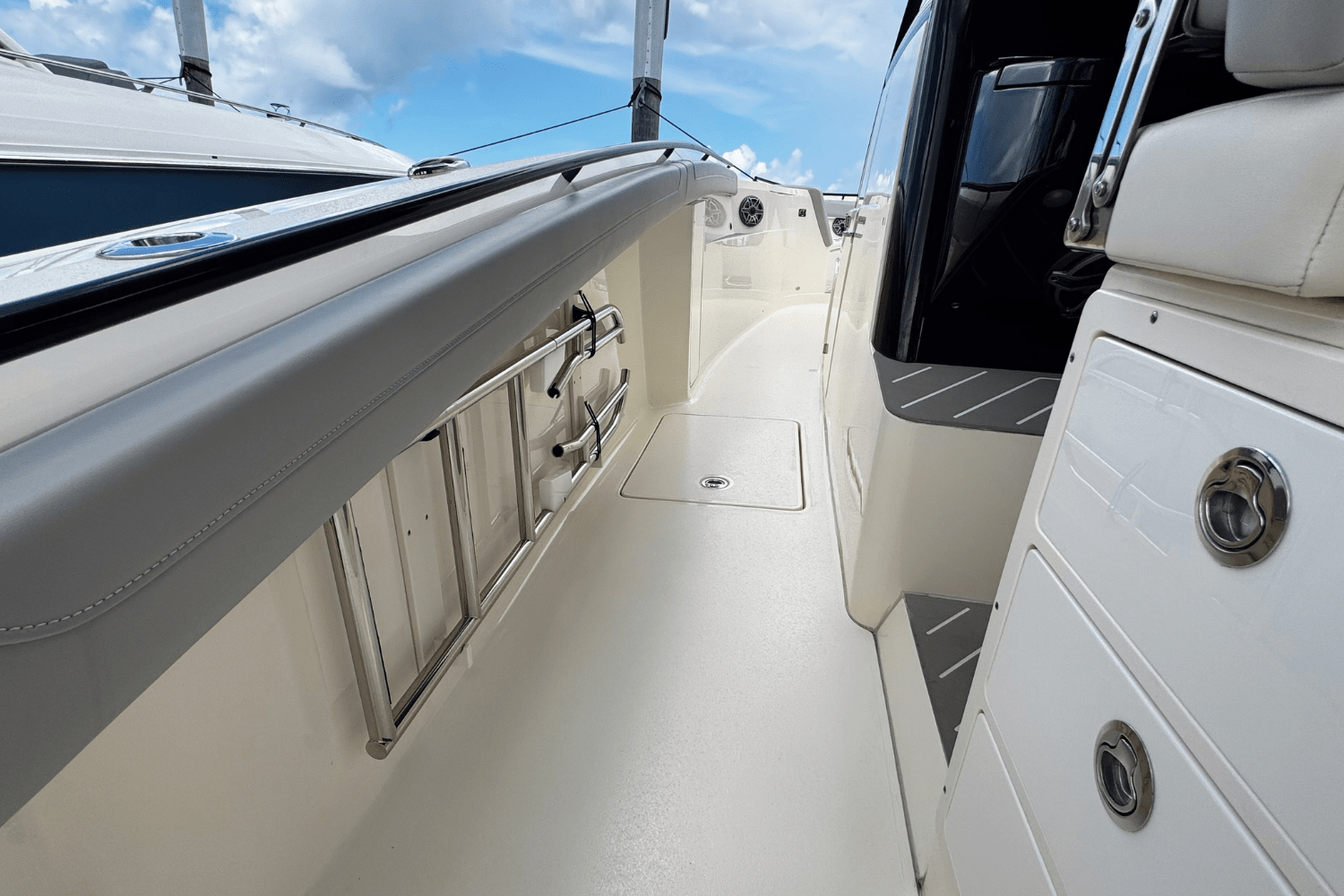 2025 Scout 400 LXF Image Thumbnail #23