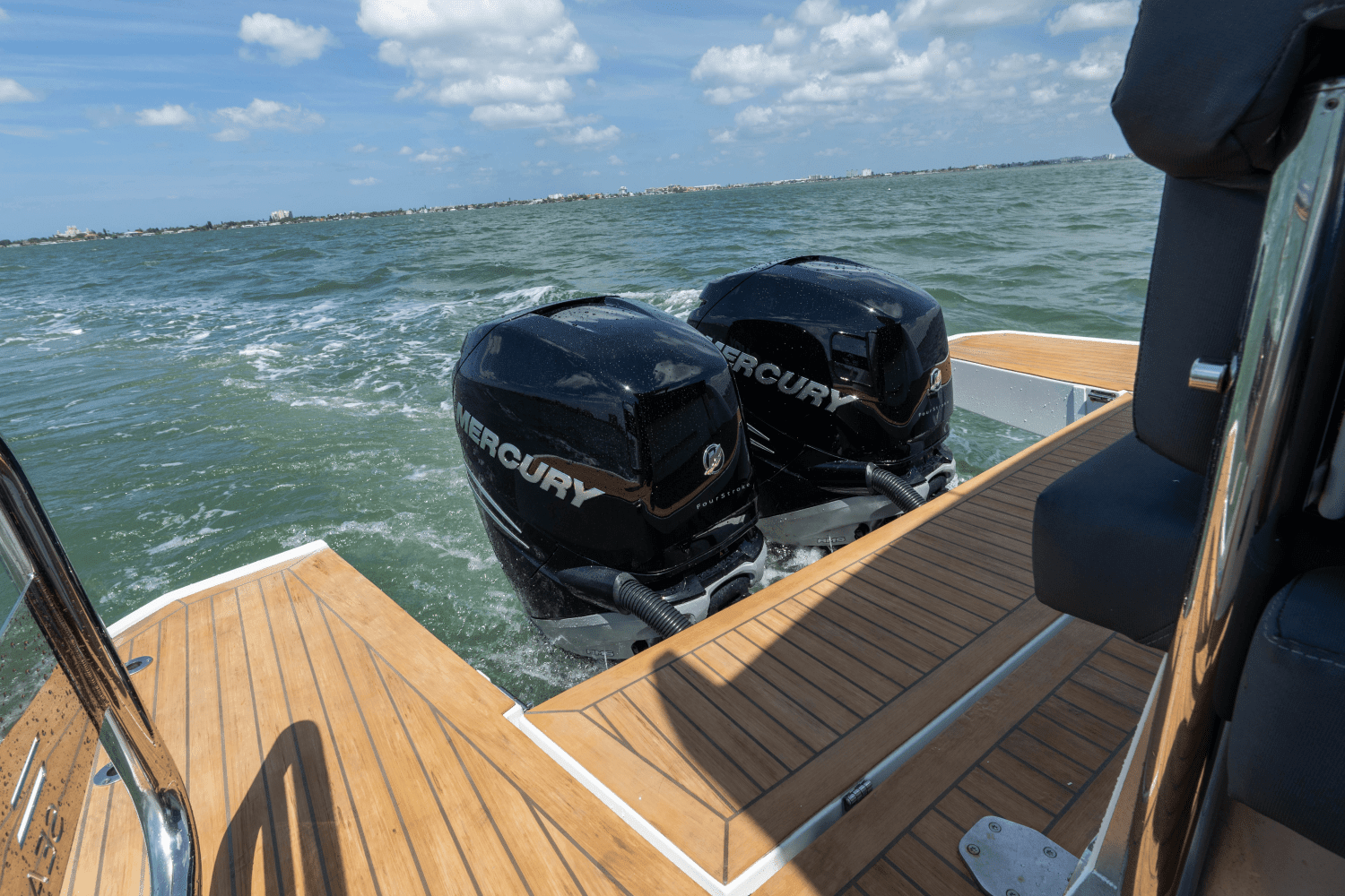 2019 Sealine S330V Image Thumbnail #13