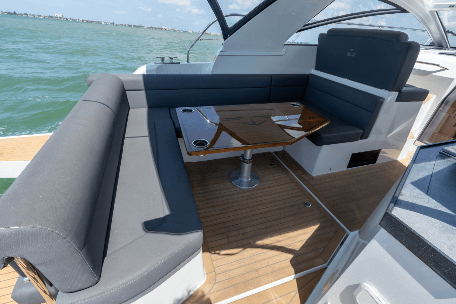 2019 Sealine S330V Image Thumbnail #16