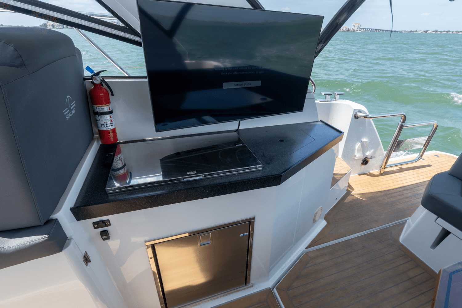 2019 Sealine S330V Image Thumbnail #17